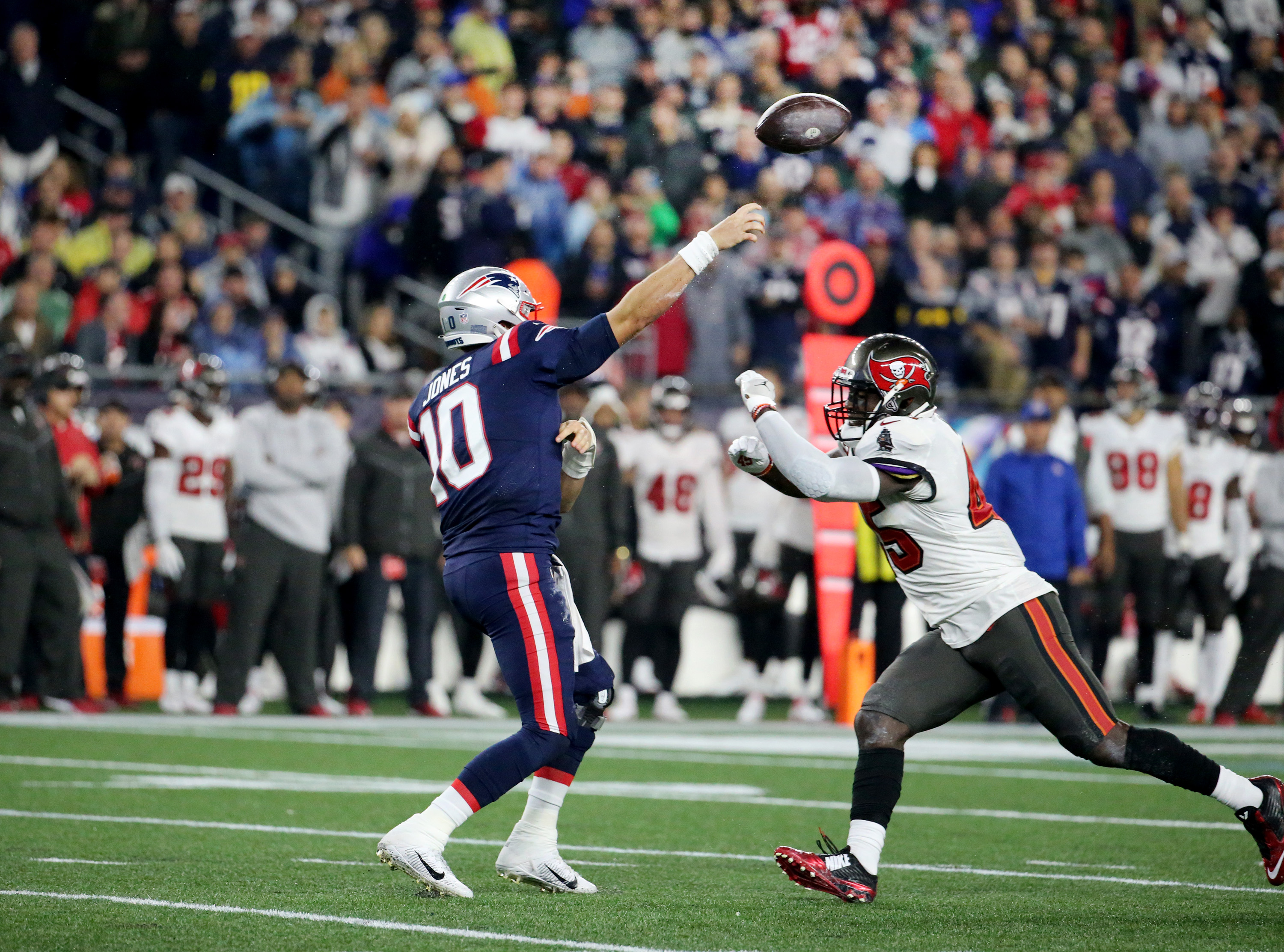 Tom Brady was far from terrific, but Buccaneers beat Patriots 19-17 on Sunday  Night Football 