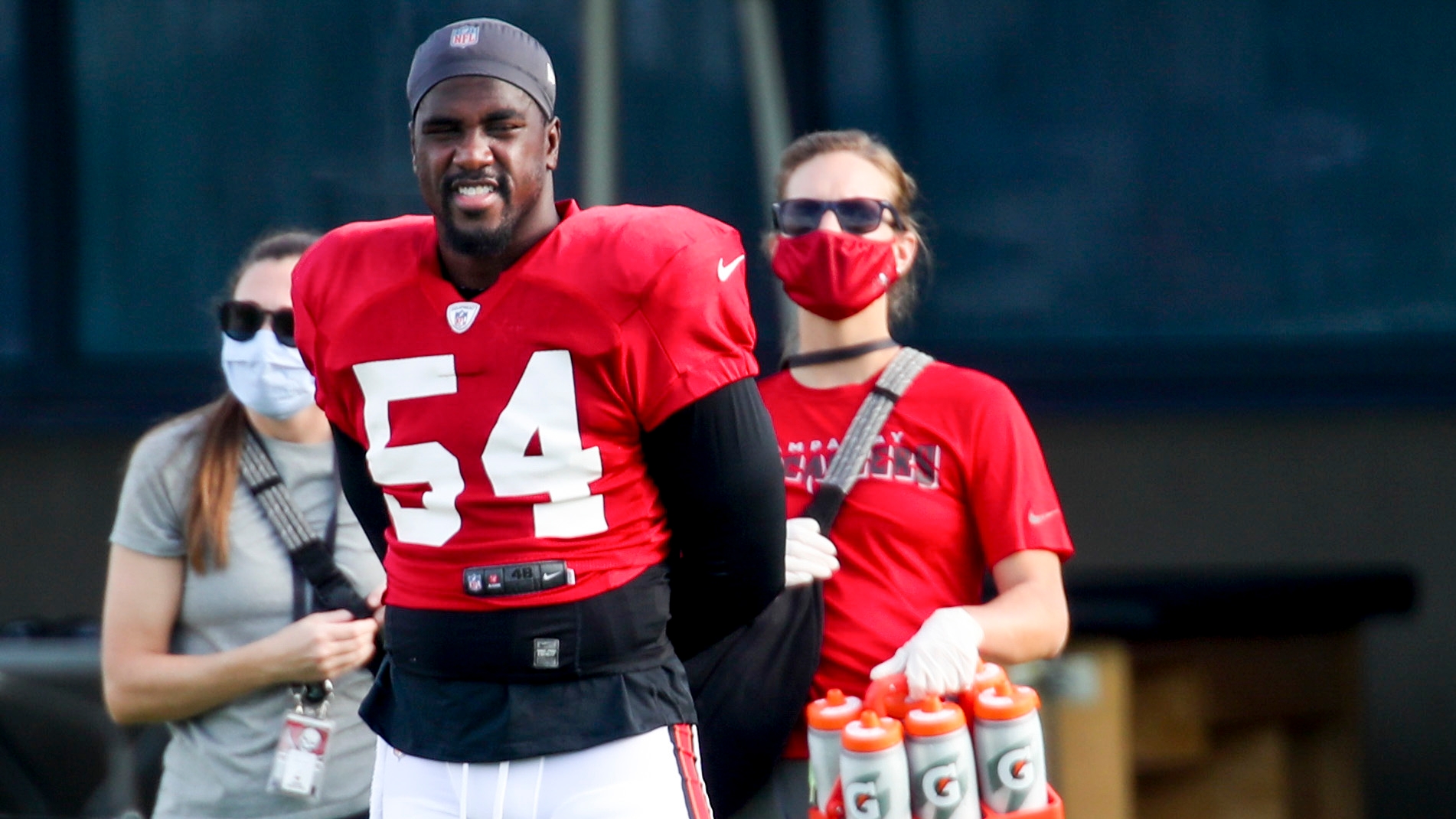 Tampa Bay Buccaneers linebacker Lavonte David (54) lines up during