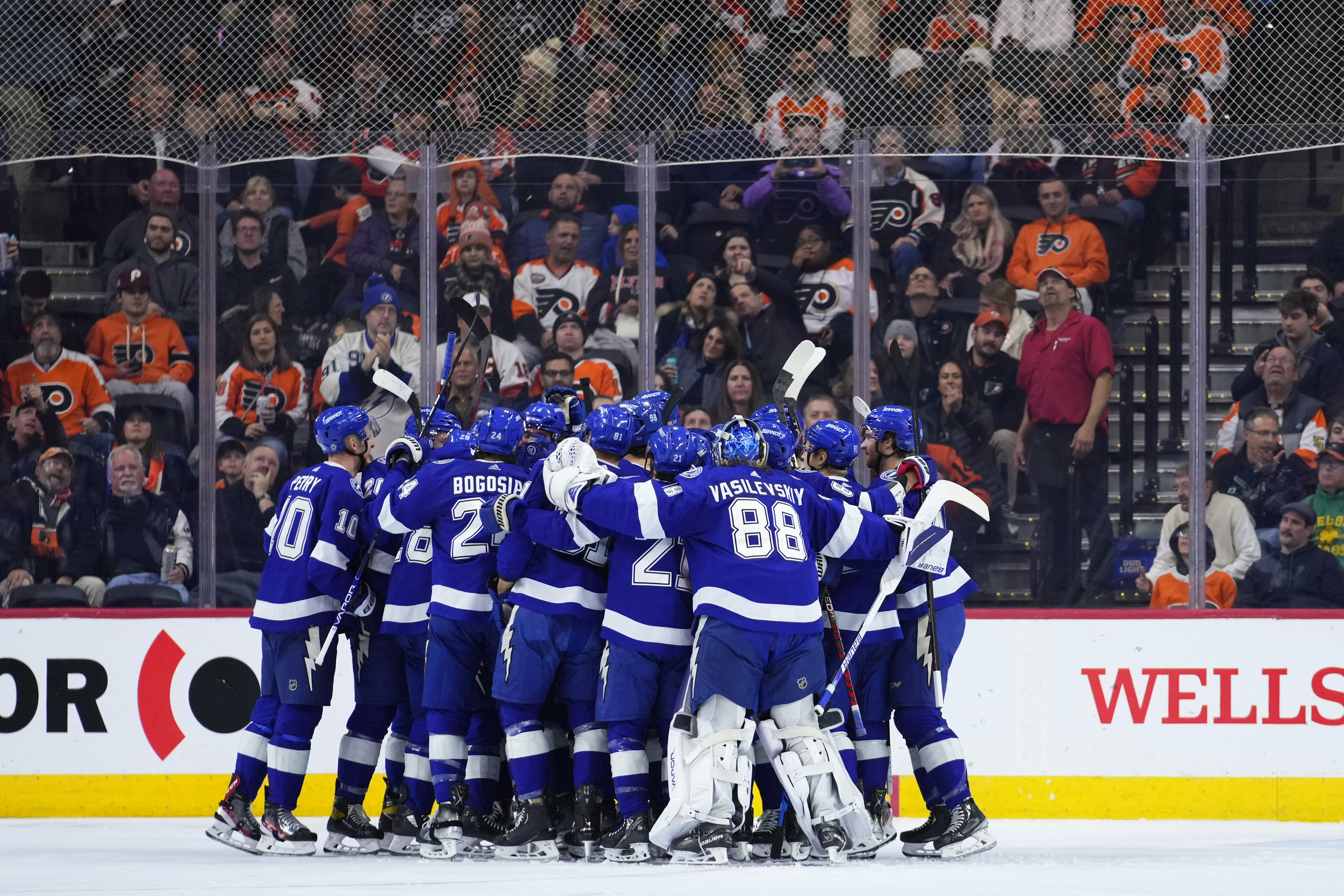 Lightning's Steven Stamkos honored for 1,000-game milestone