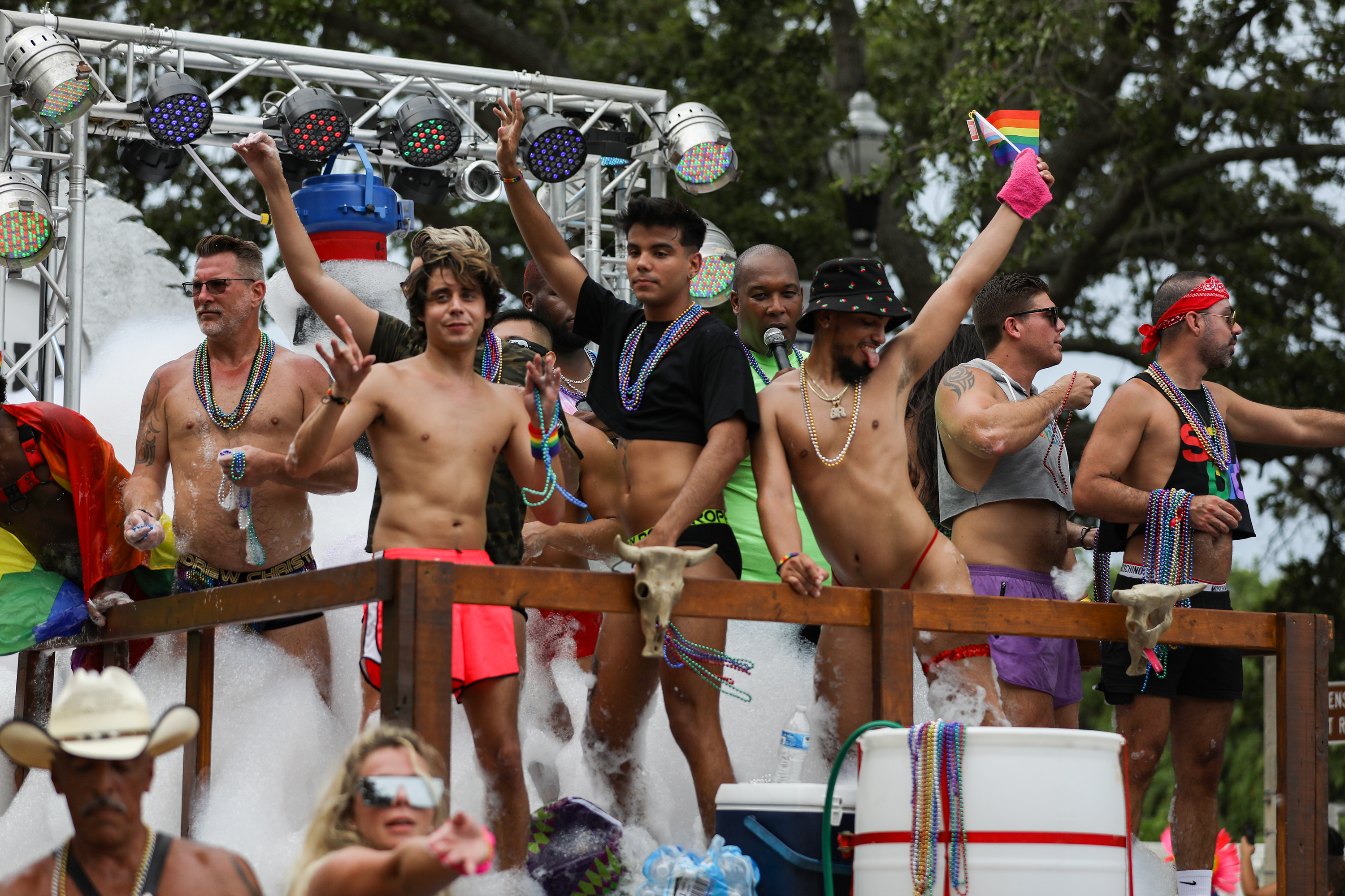 St. Pete Pride draws thousands in first parade after pandemic