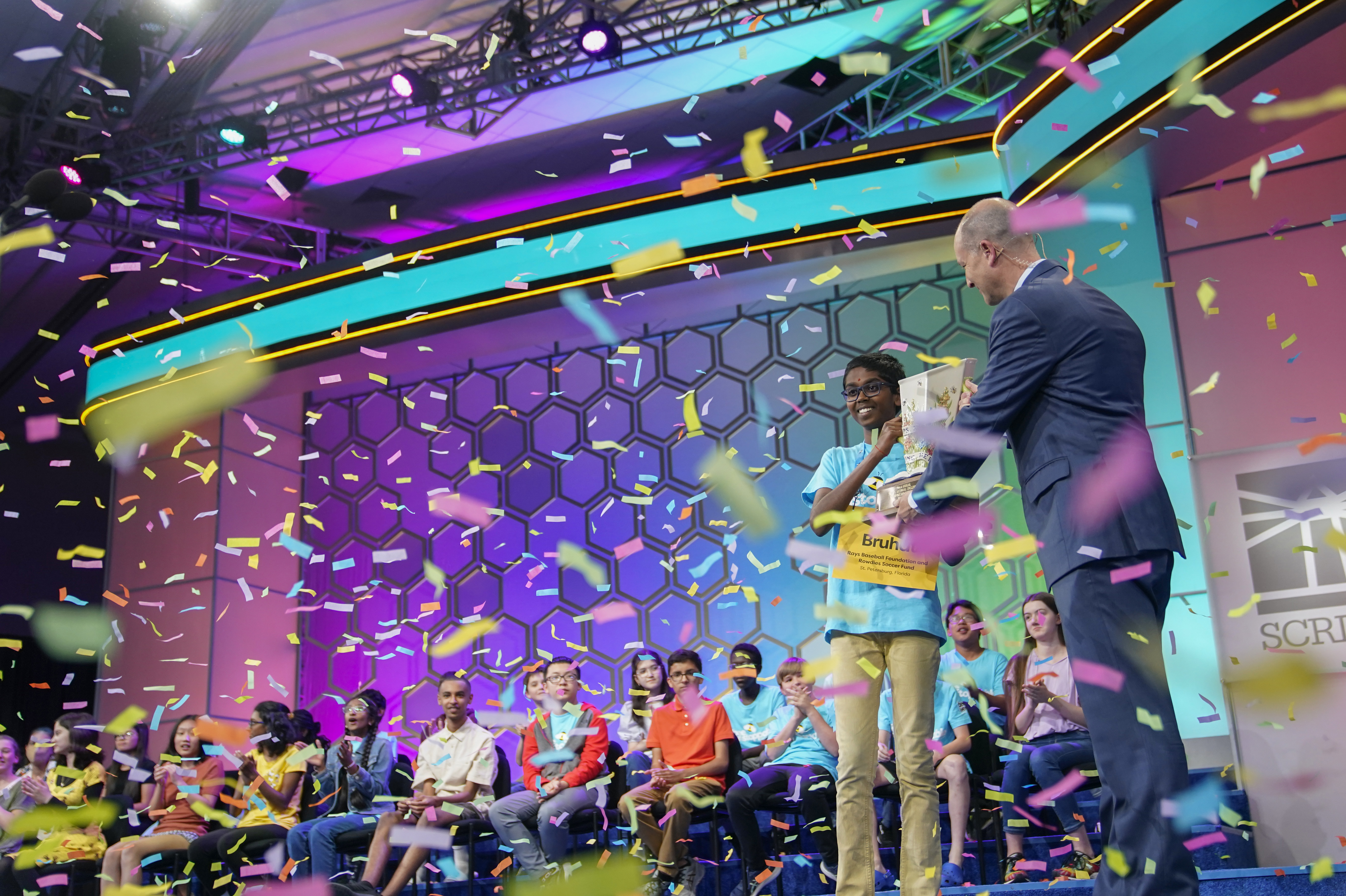 Tampa middle schooler wins Scripps Spelling Bee