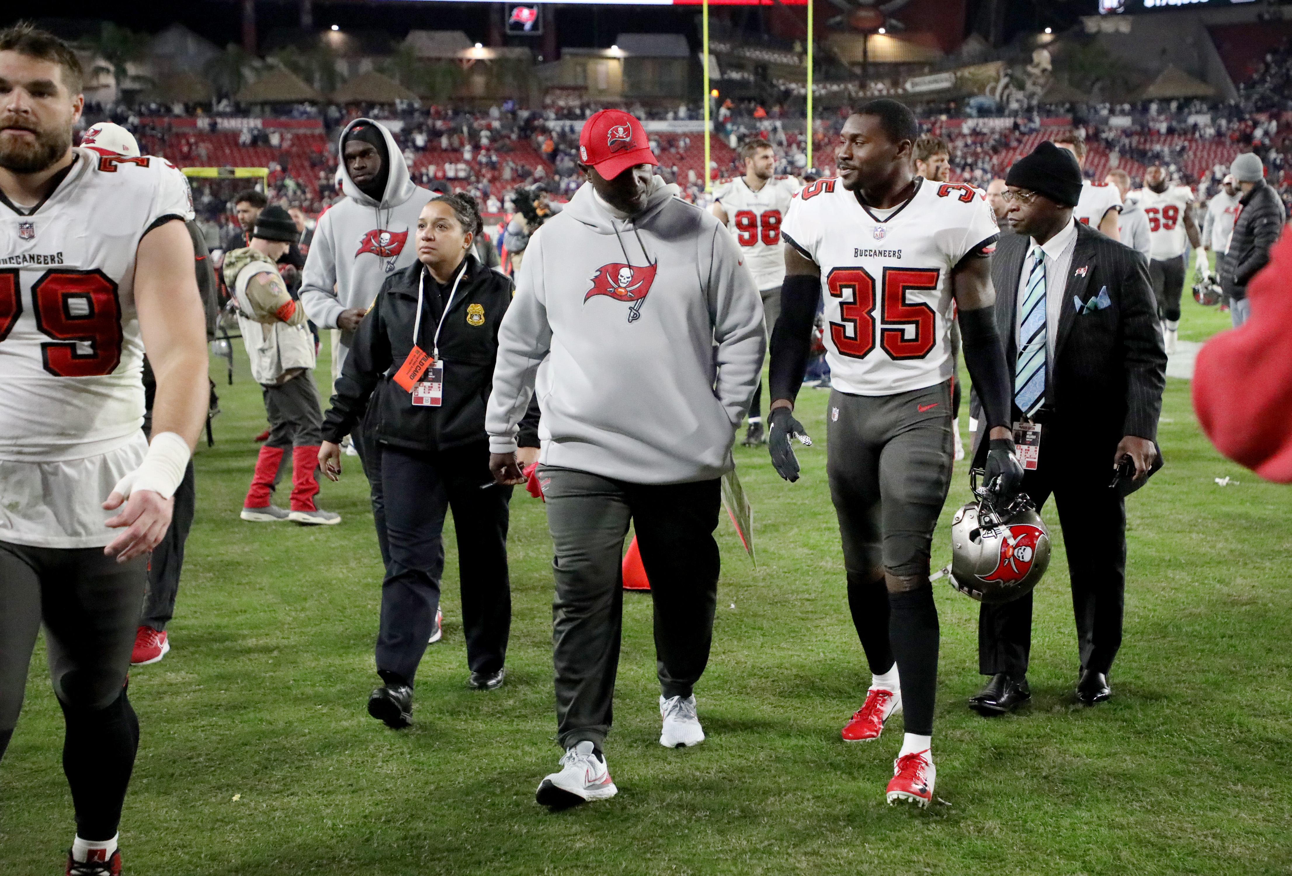 Buccaneers Re-Signing Cornerback Jamel Dean to New Four-Year Deal