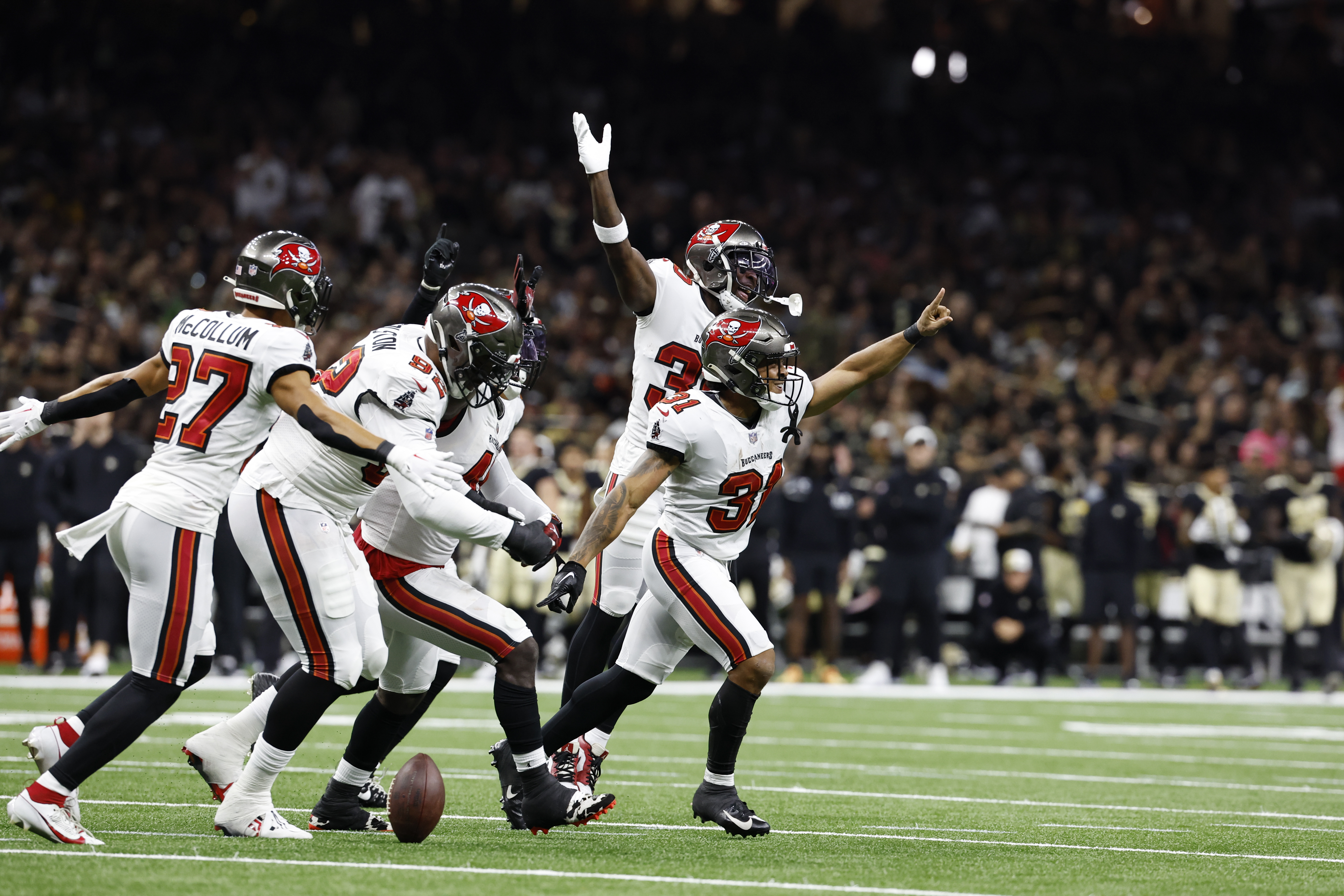 Buccaneers Take NFC South Division Lead with 26-9 Win Over Saints - Tampa  Bay Buccaneers, BucsGameday