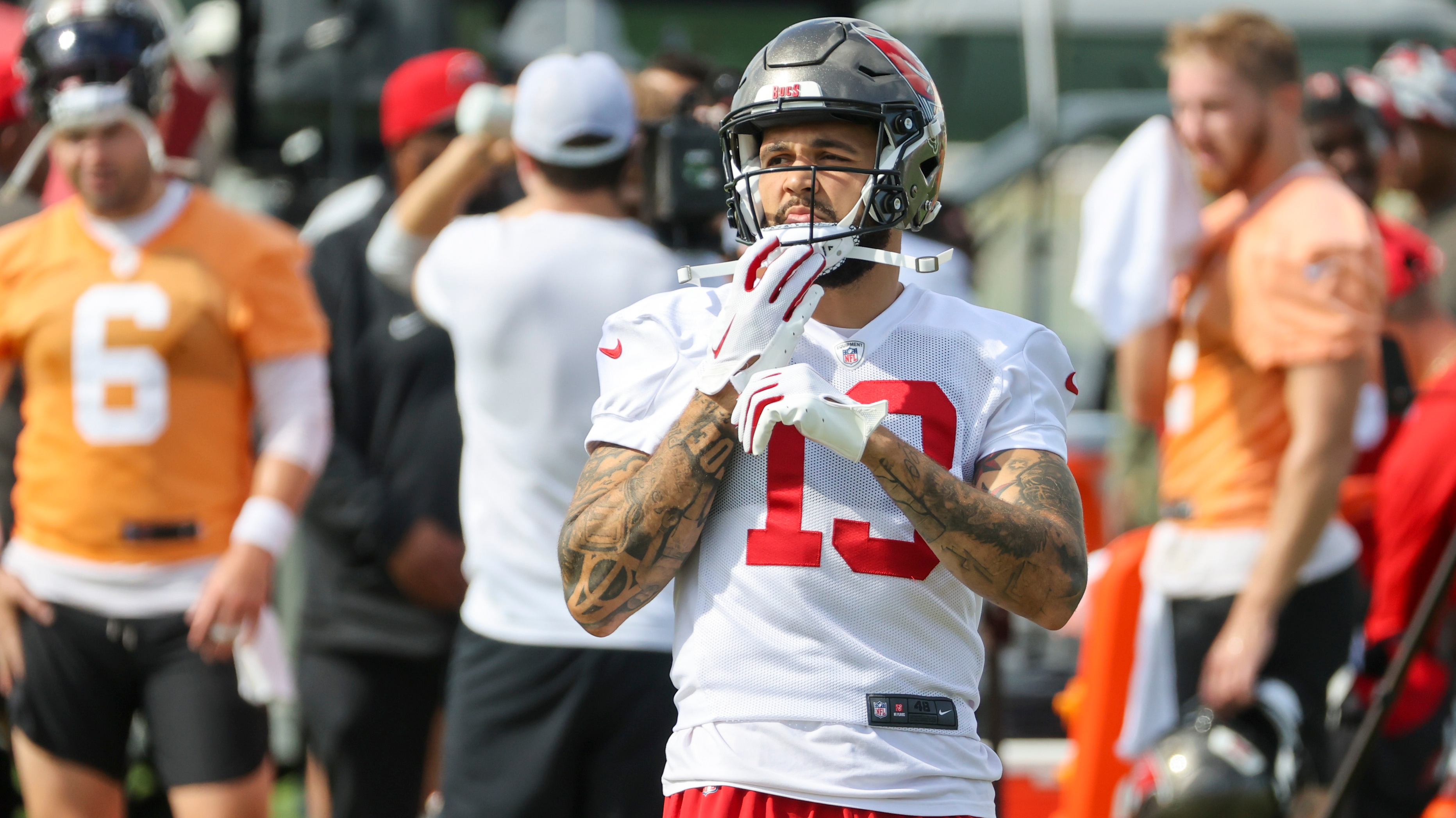 Mike Evans' agent sets deadline for Tampa Bay Buccaneers contract  negotiations