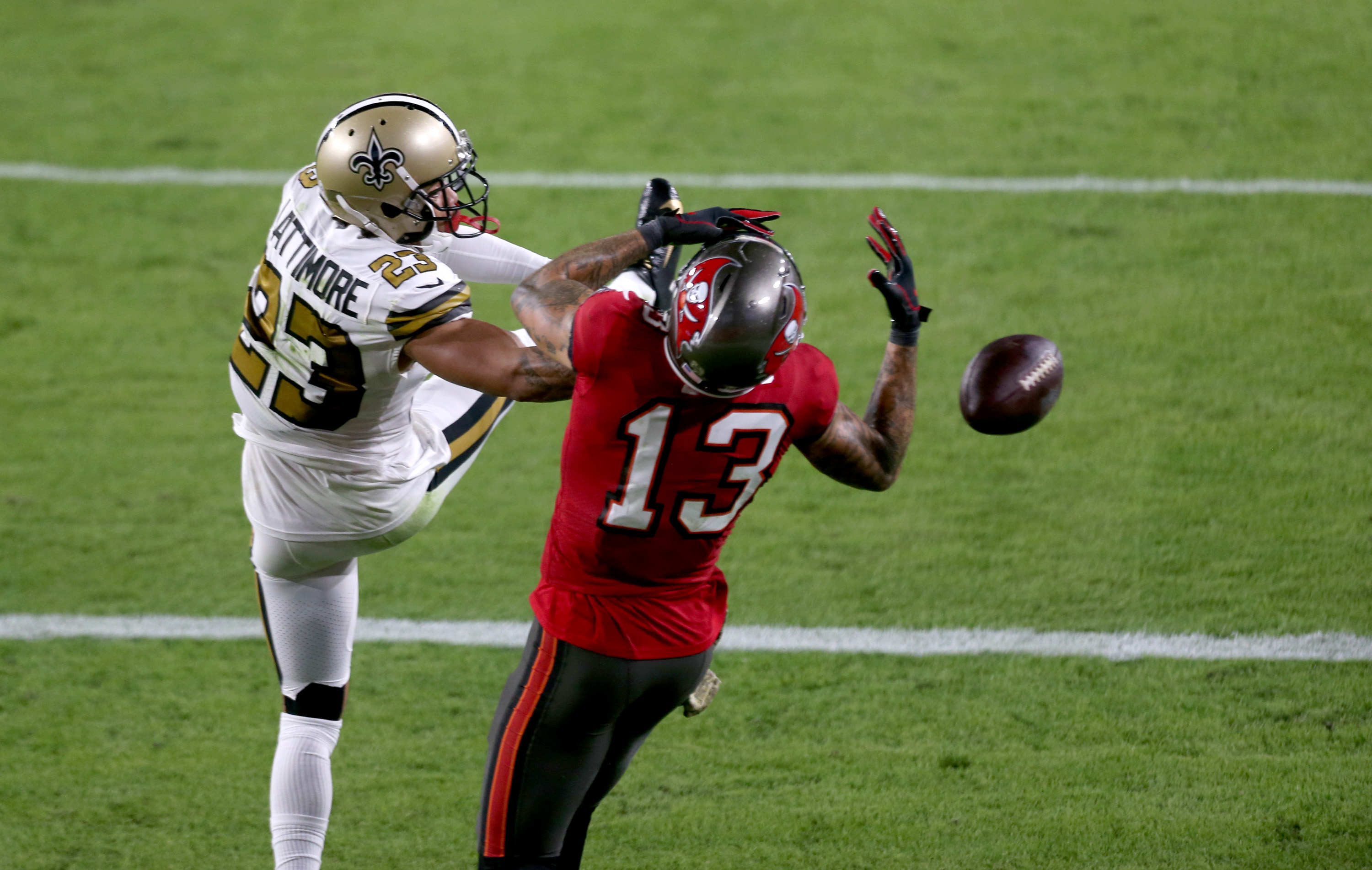 Mike Evans revisits Antonio Brown's final moments with the