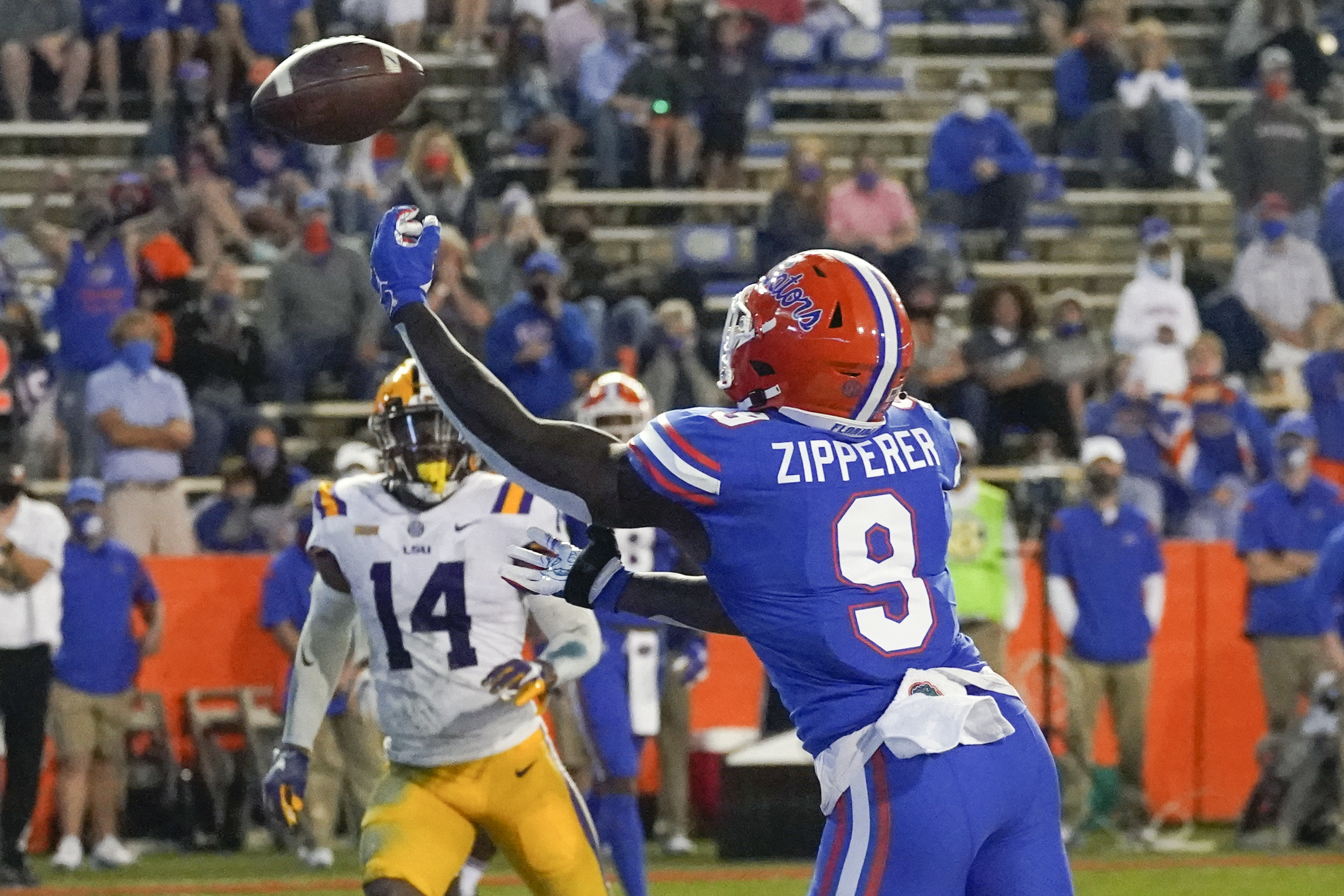 Florida Gators fall to LSU football after thrown shoe last second