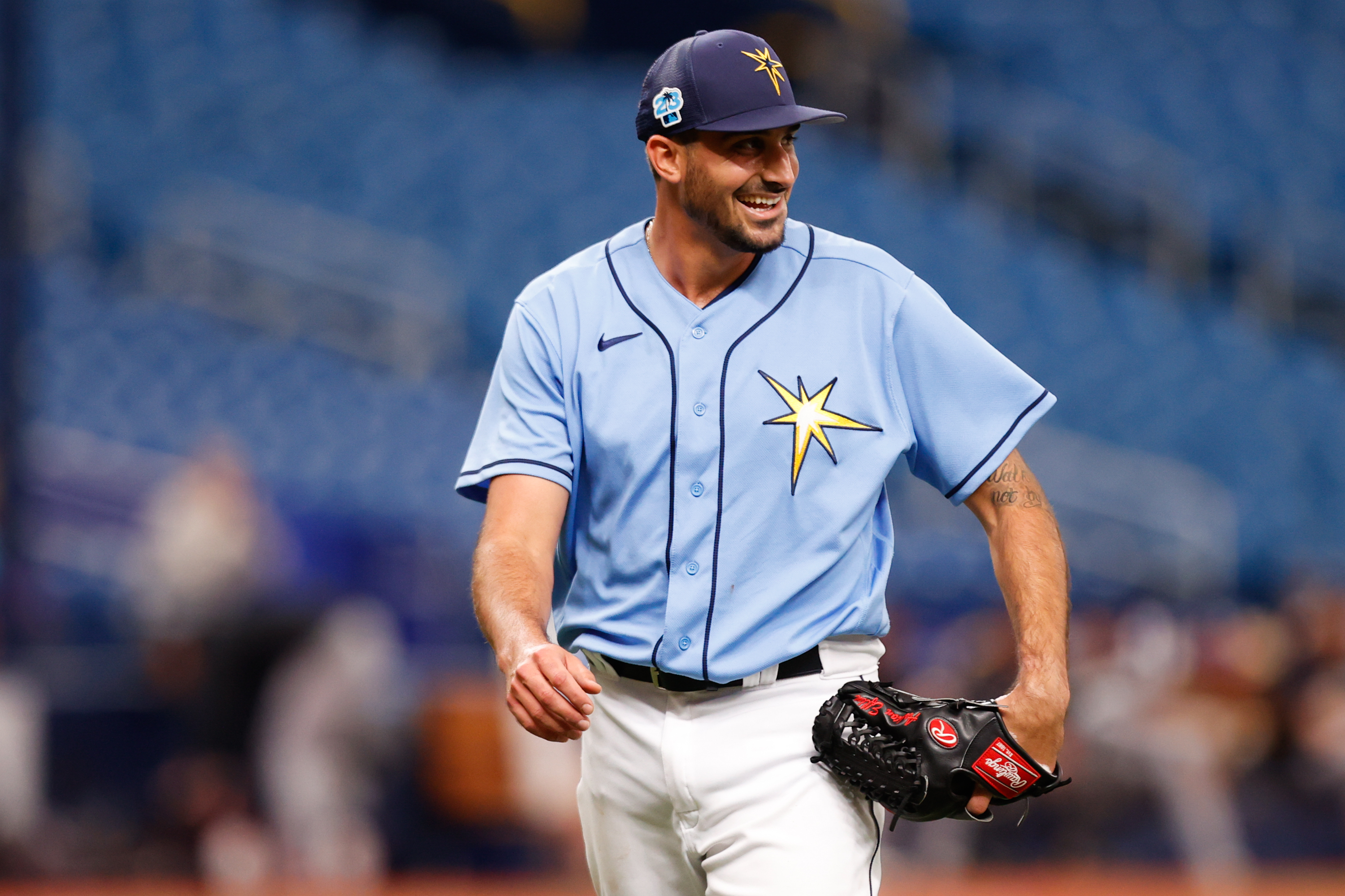 Eflin makes good 1st impression with Rays after big deal
