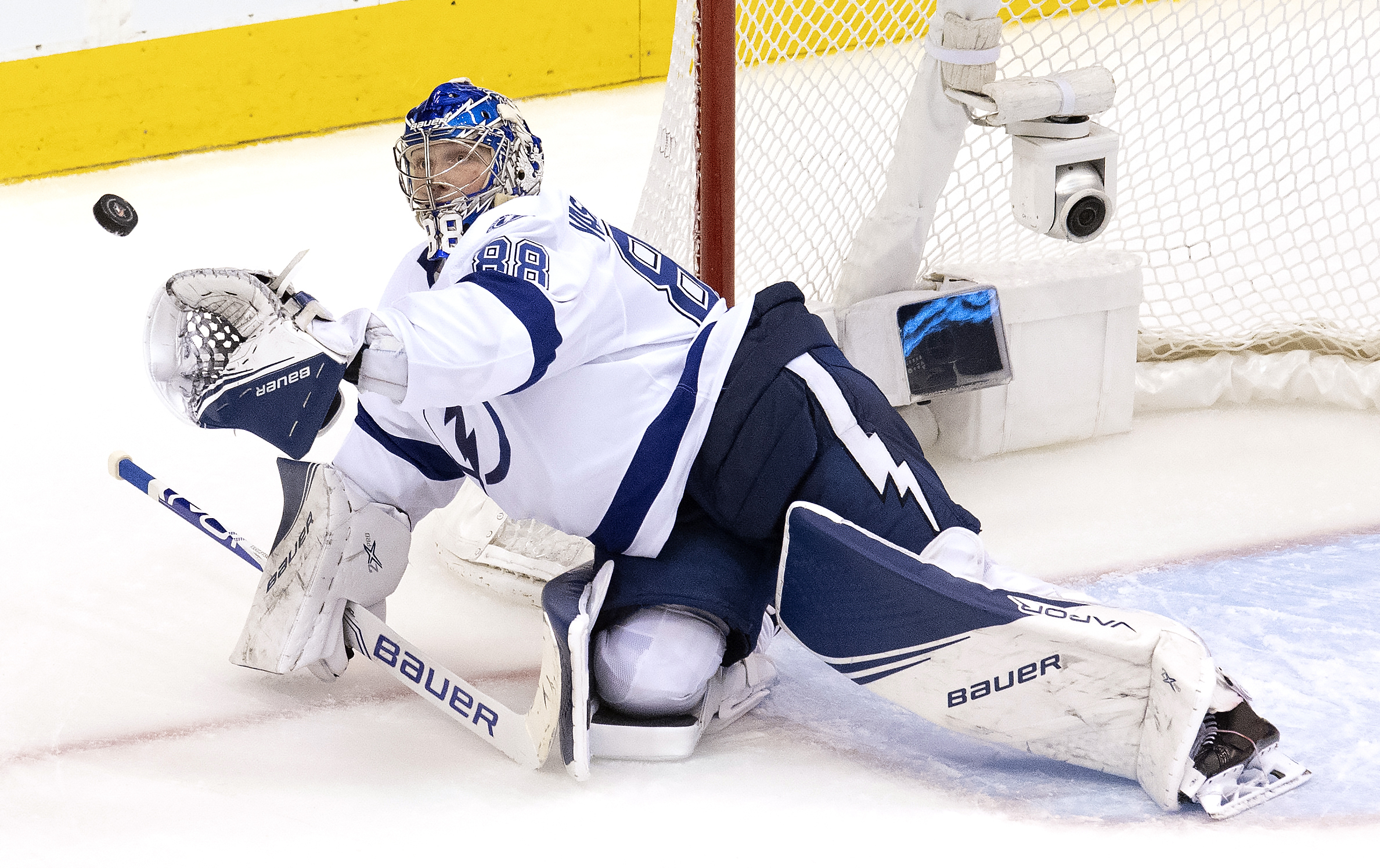 Novemebr 10, 2015: Tampa Bay Lightning goalie Andrei Vasilevskiy #88  stretches to get to the puck for the save in the 2nd period in the game  between the Tampa Bay Lightning 
