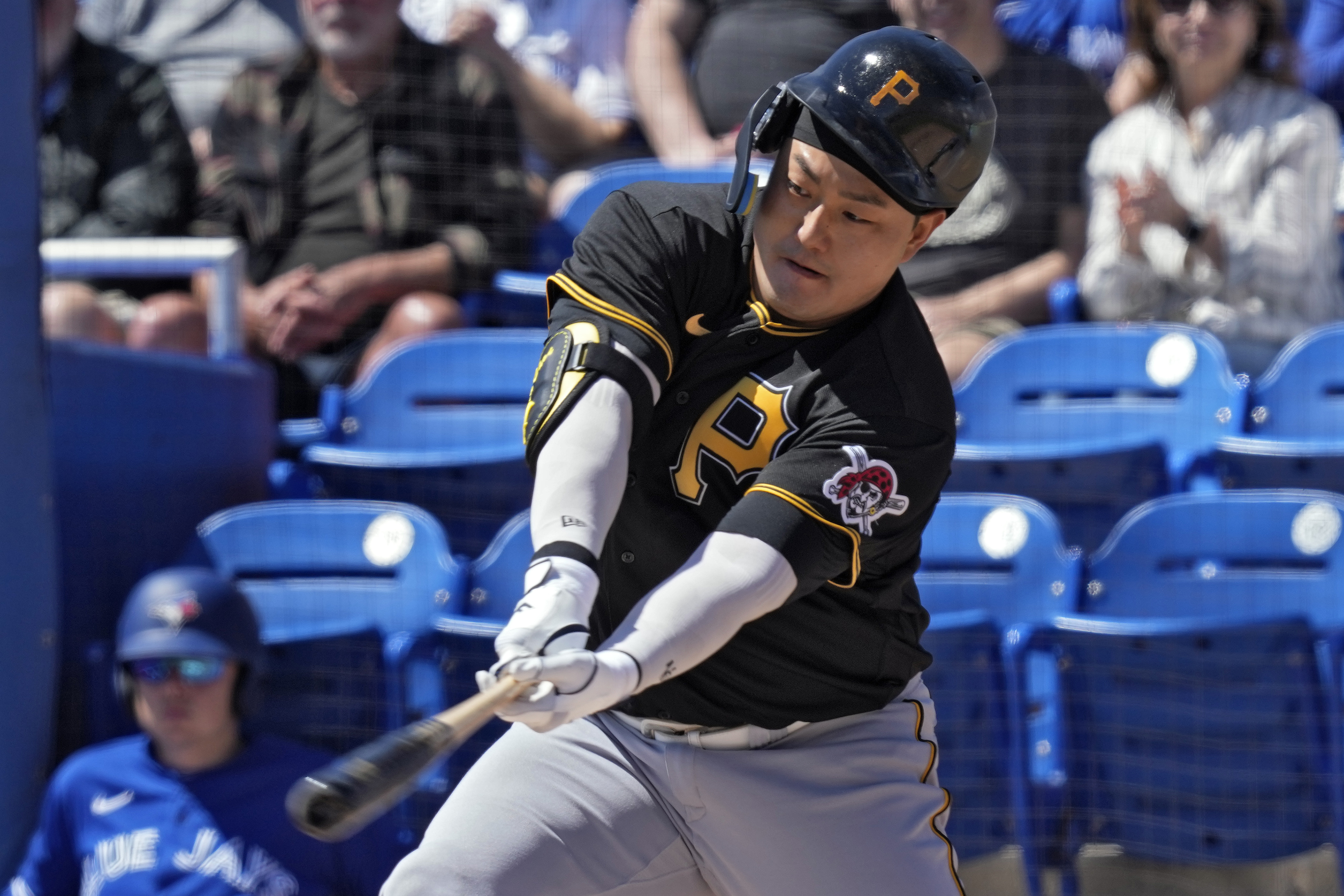 The Pirates make their first offseason move: What's next after Ji-Man Choi  trade? - The Athletic