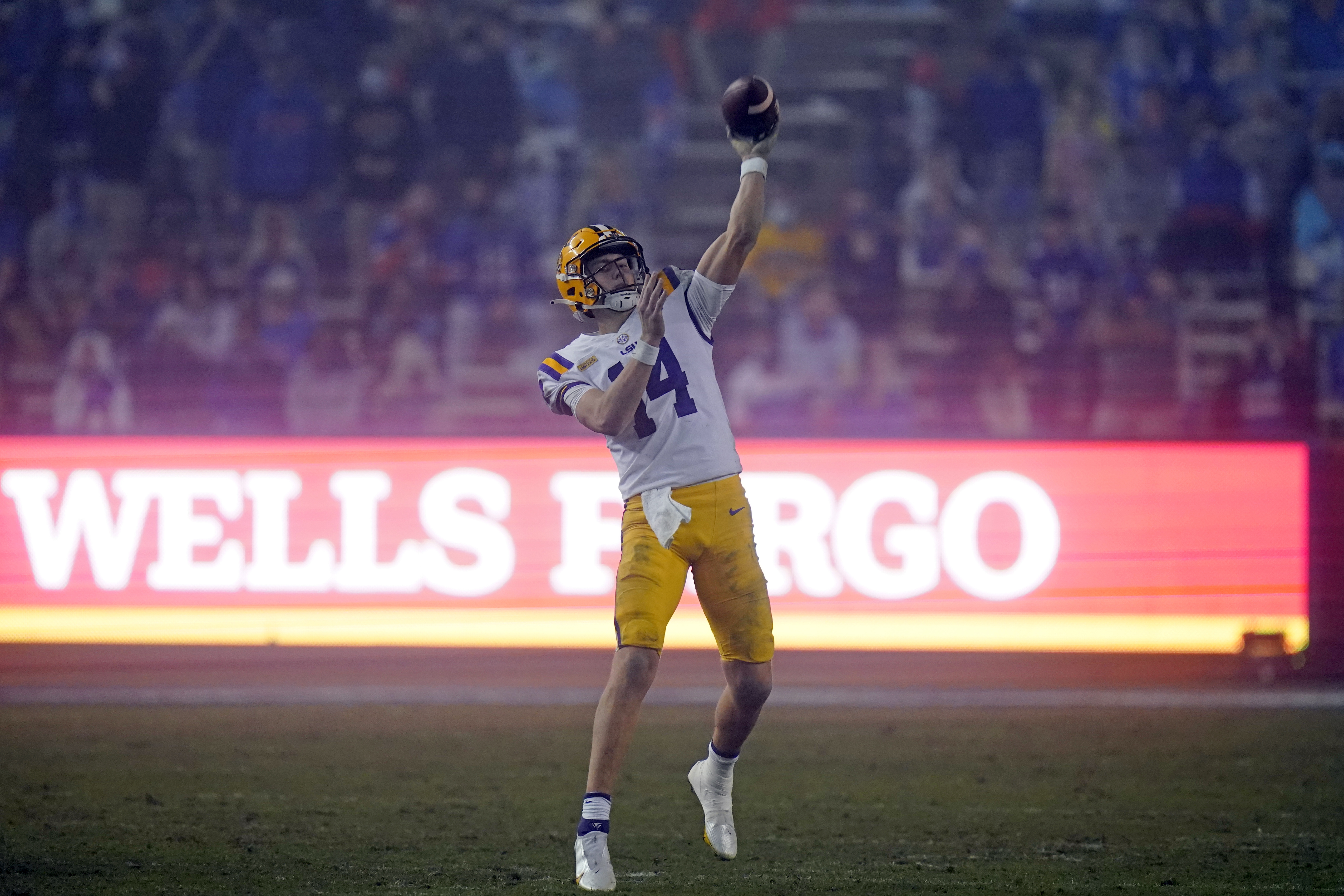 BRPROUD  Max Johnson passes for 5 TDs, LSU tops Central Michigan, 49-21