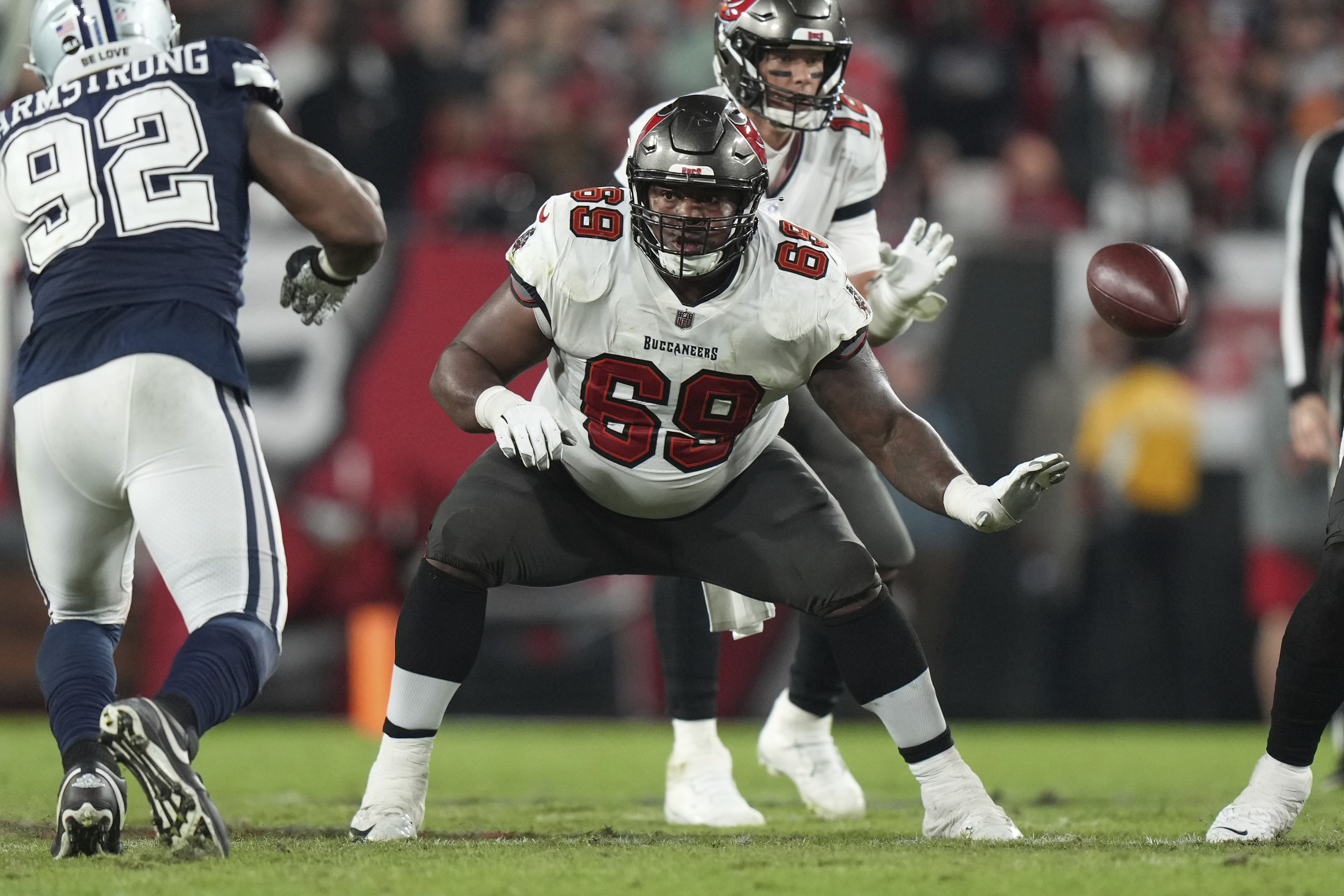 Tampa Bay Buccaneers Re-Sign Jamel Dean, Shaq Mason Traded