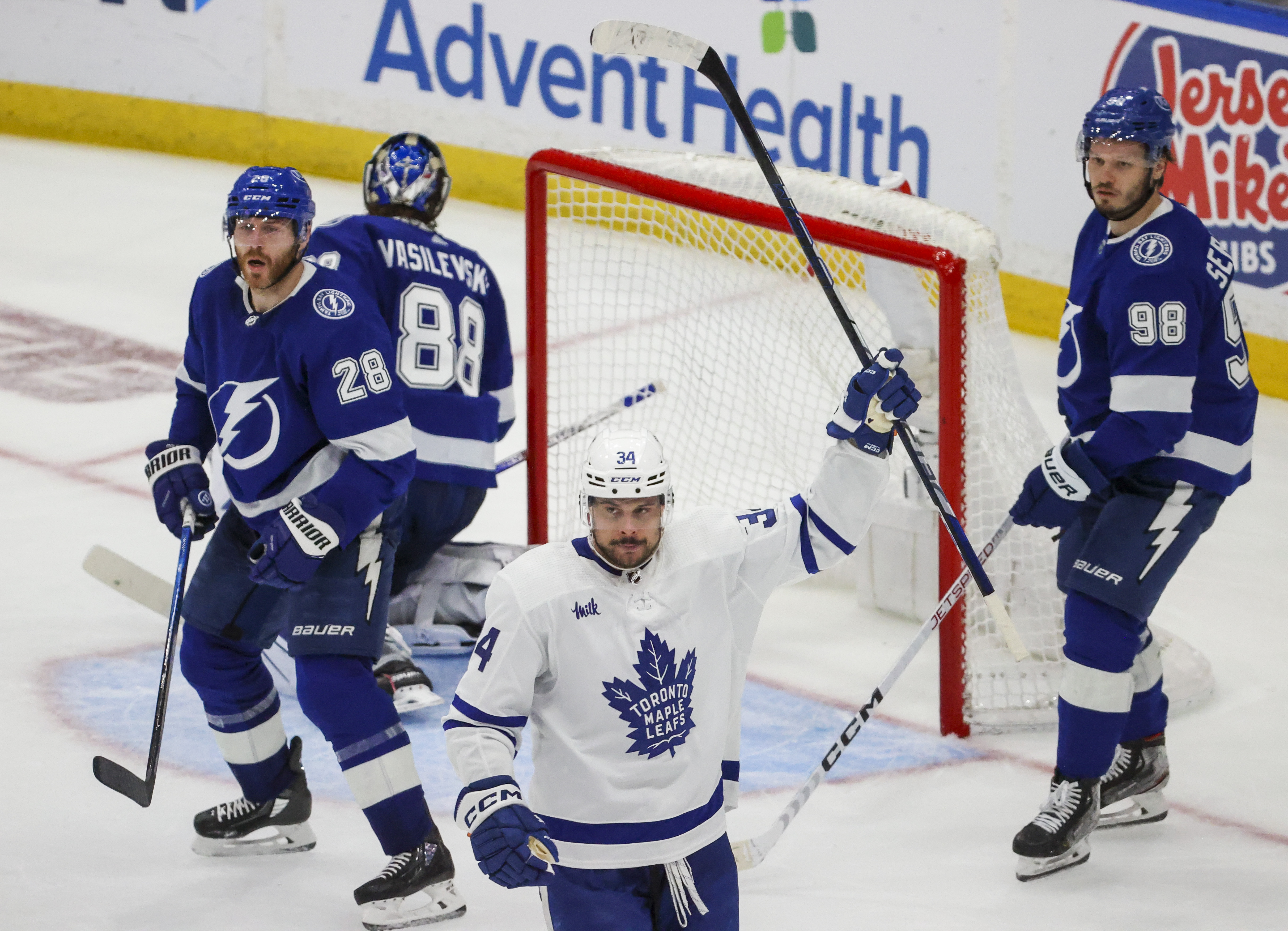 NHL playoffs Lightning-Maple Leafs Game 4 live updates