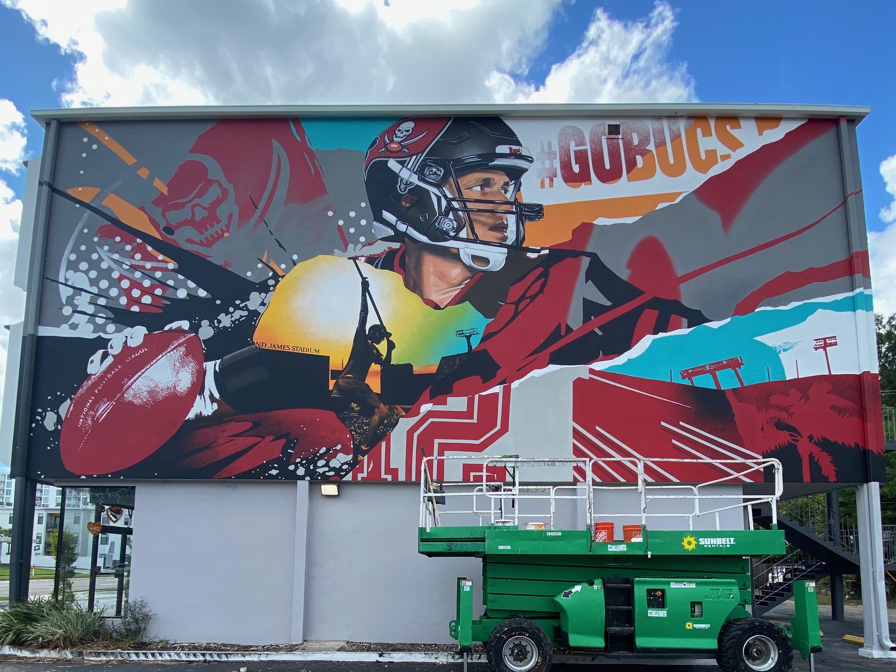 New Bucs player murals go up at Raymond James Stadium - Bucs Nation