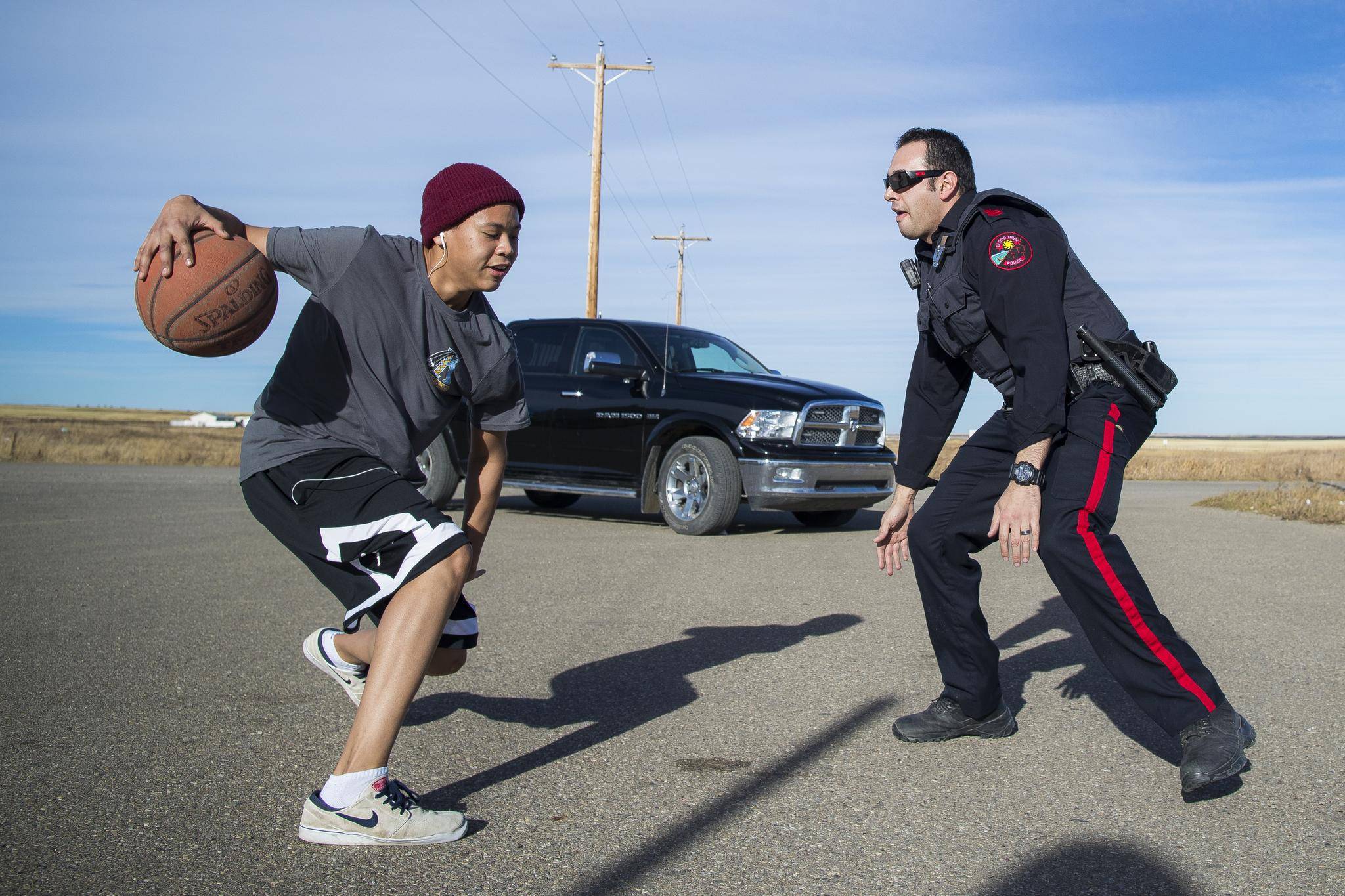 Indigenous police officer hopes to inspire with trilingual 'O Canada' at  Jays game - The Globe and Mail