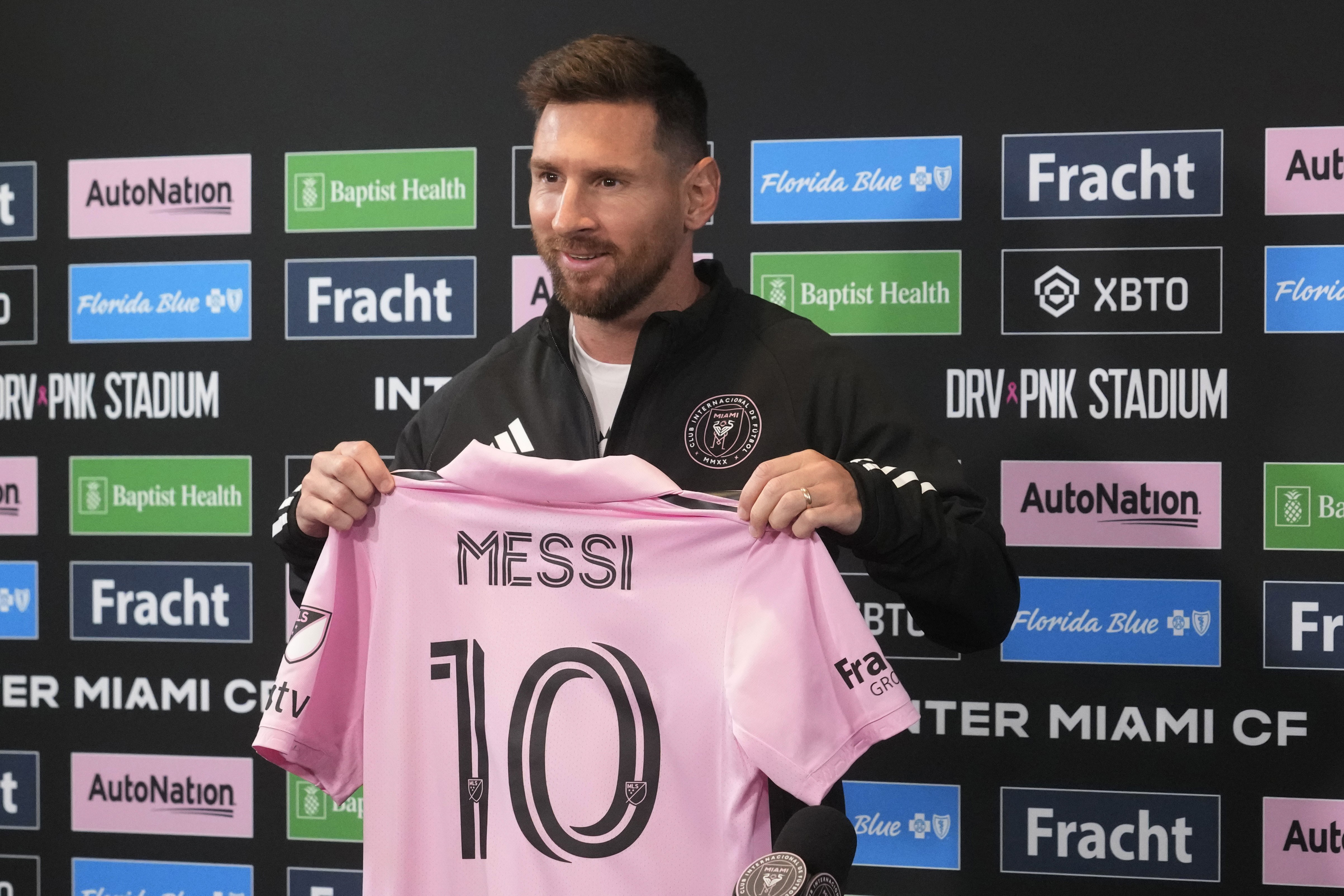 Lionel Messi Has Arrived. Why Haven't His Jerseys?