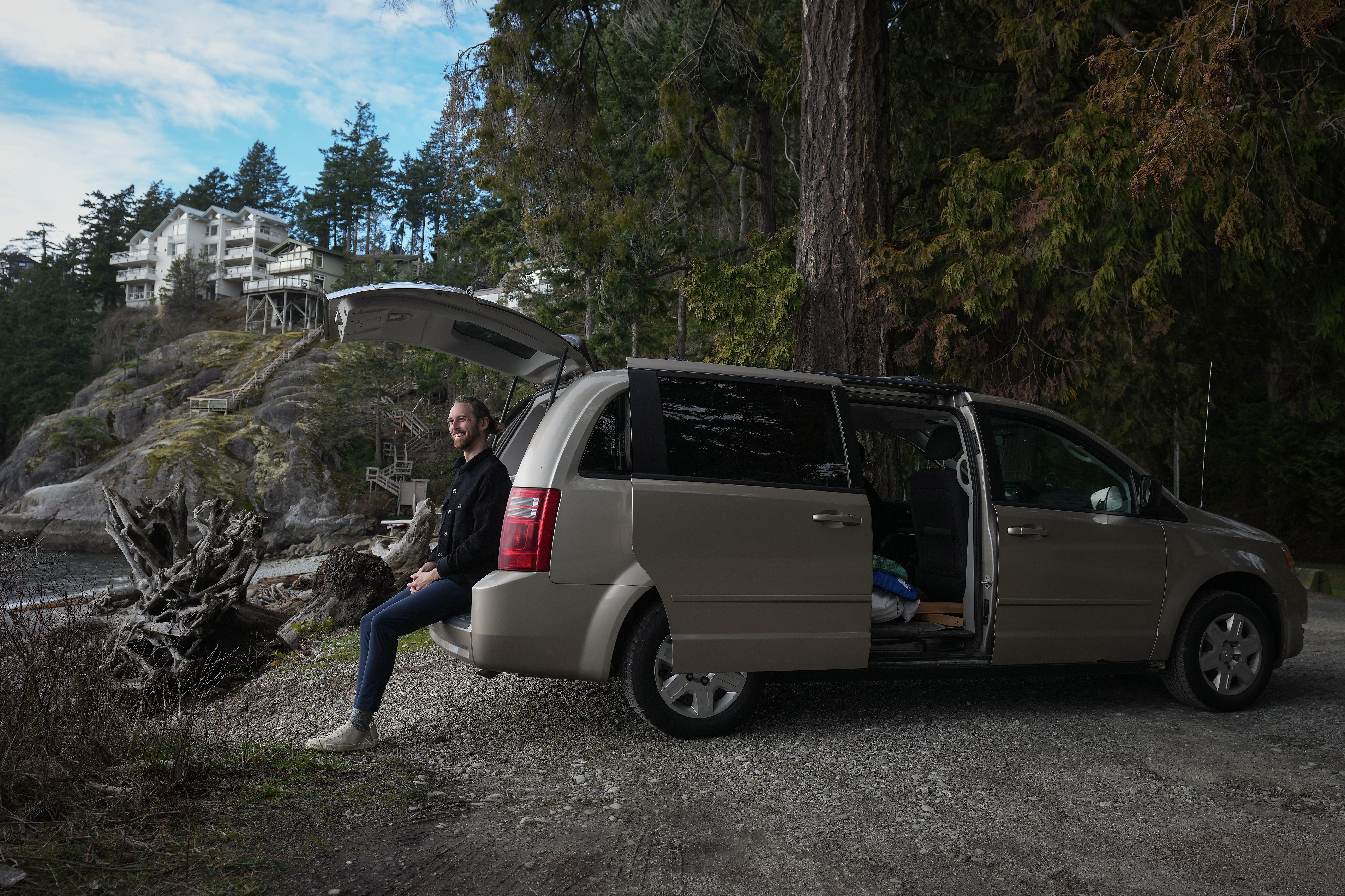 Goûtez à la Vanlife à moindre coût, grâce au Tenting Car ou la