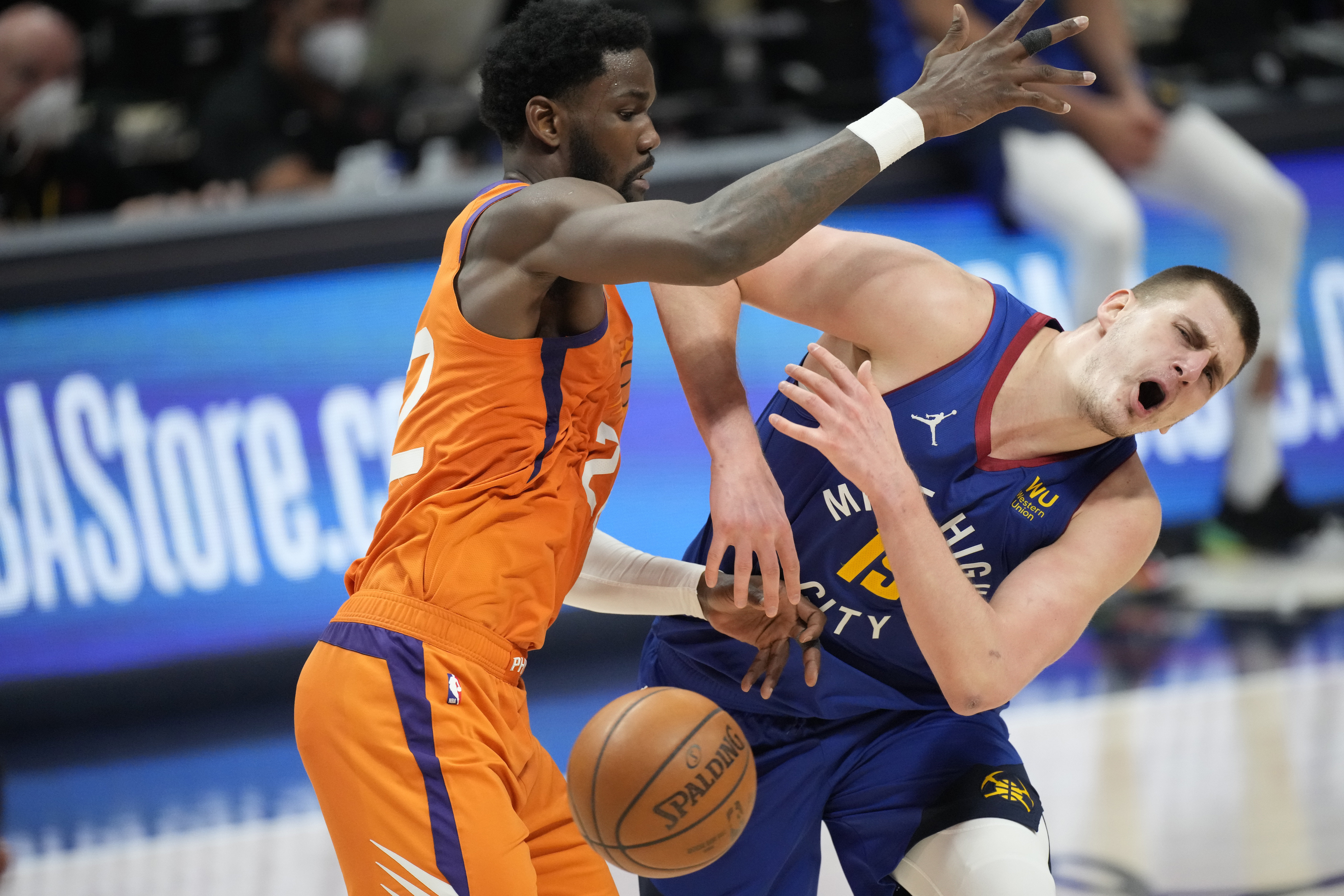 Booker, Paul spoil Jokic's MVP party, Suns take 3-0 lead