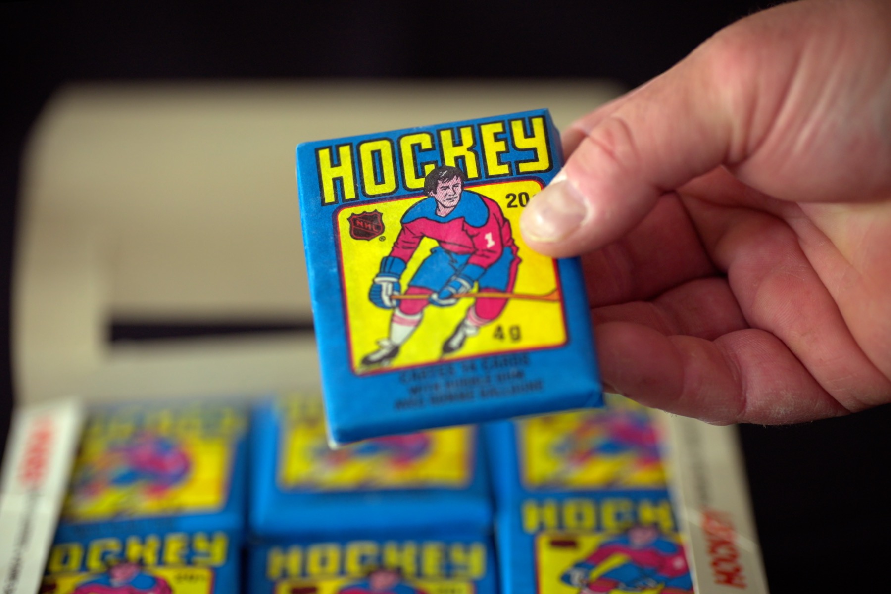Wayne Gretzky Rookie Card Fetches $1.3 Mil At Auction, Most Ever For A Hockey  Card!