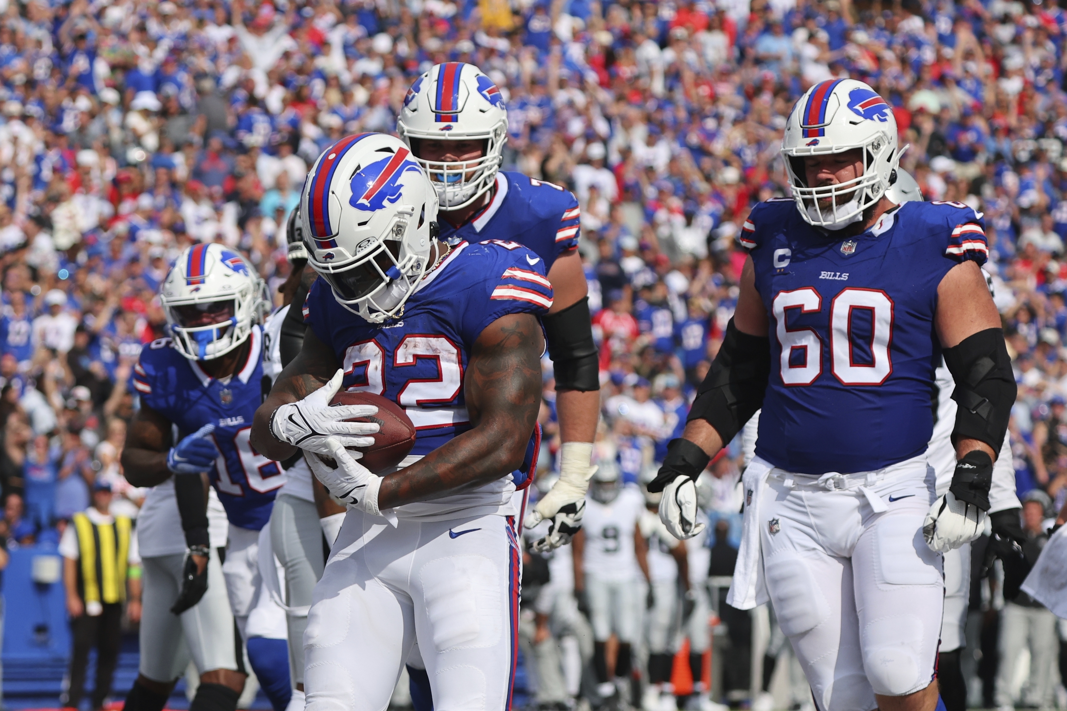 Josh Allen, Bills bounce back from a season-opening dud with 38-10 rout of  the Raiders