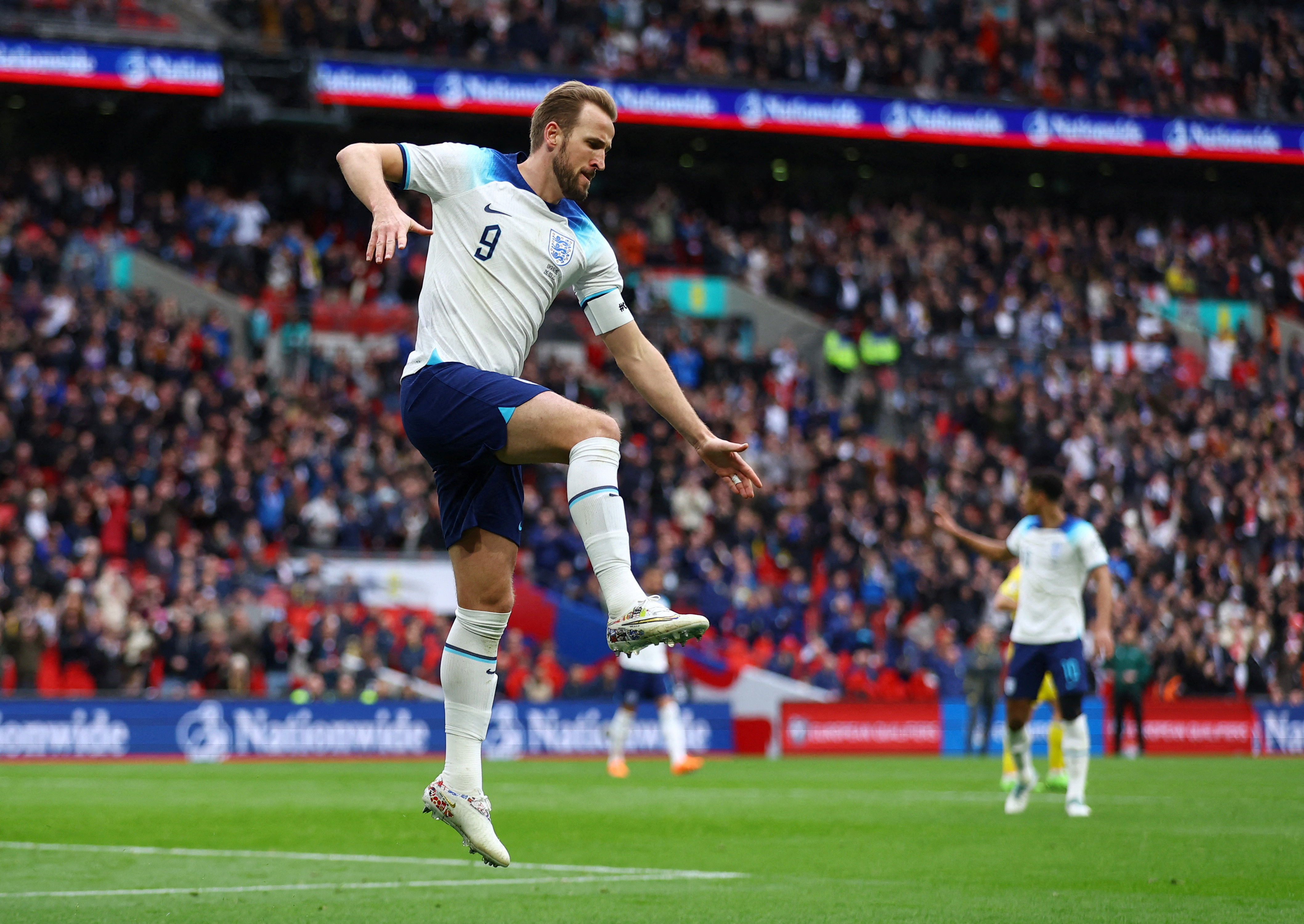 Harry Kane England away shirt wallpaper  England national football team,  England football team, Soccer tips