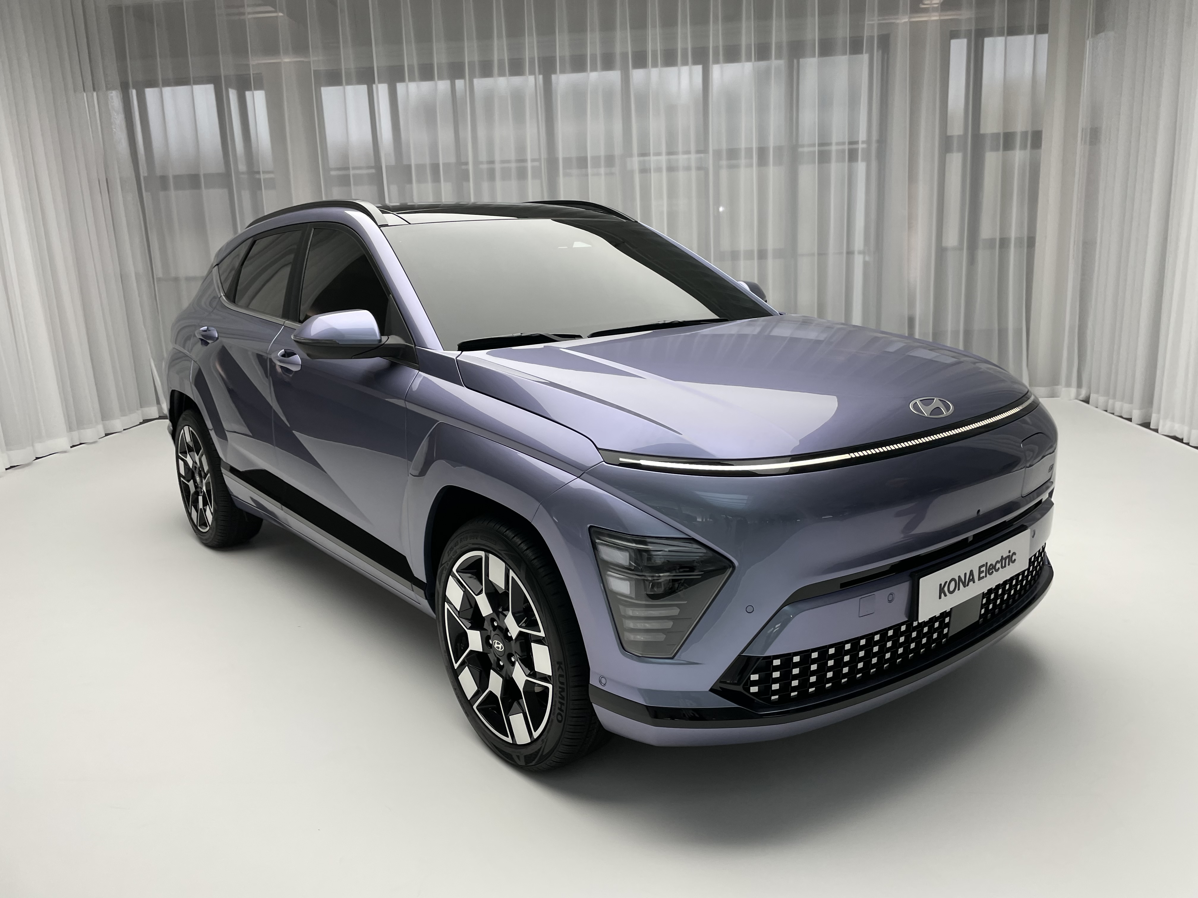 Review: Hyundai reveals larger EV and gas-powered Kona with sharp