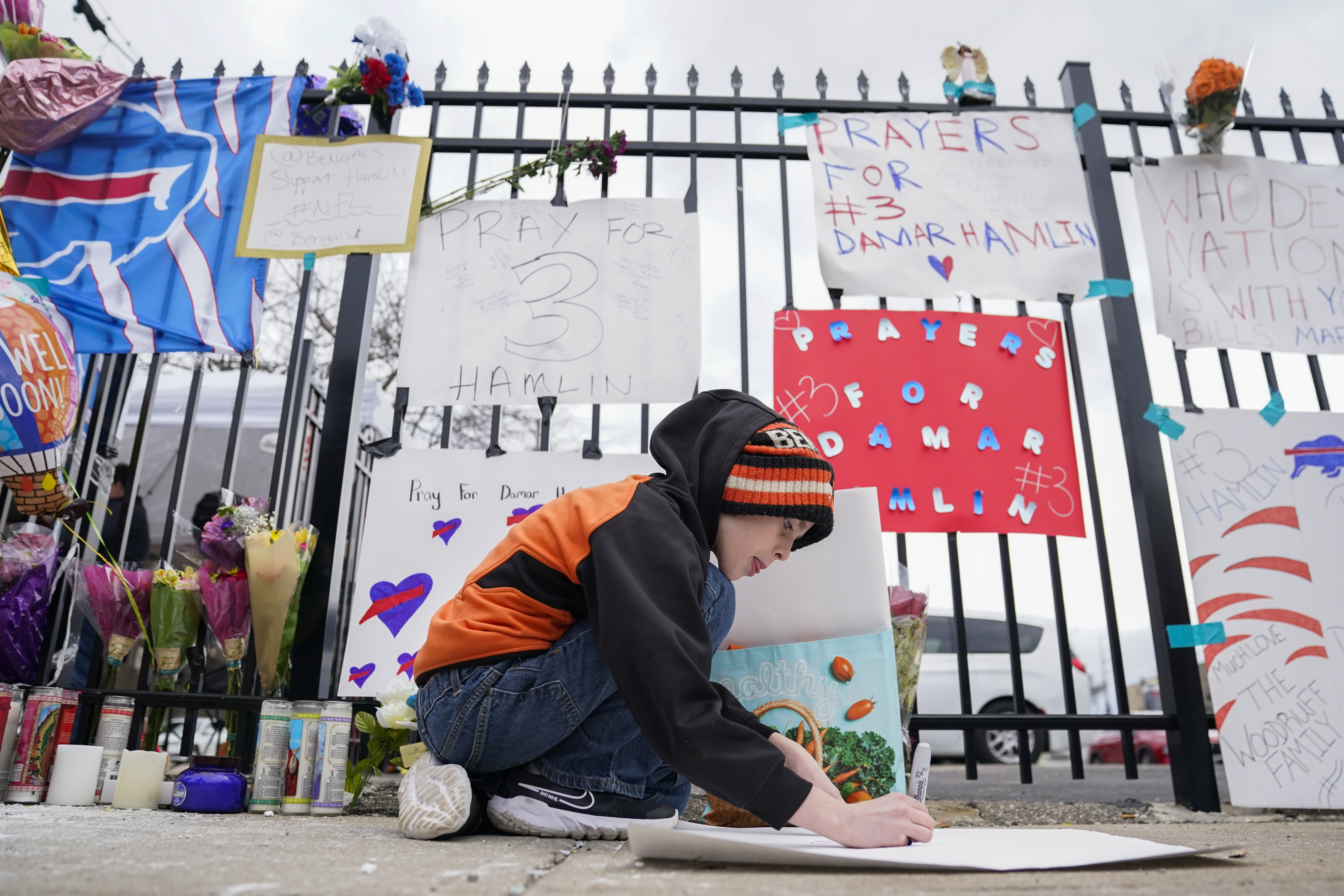 The beautiful way fans honored Damar Hamlin following his Monday Night  Football injury and how it will help kids in western Pa. 