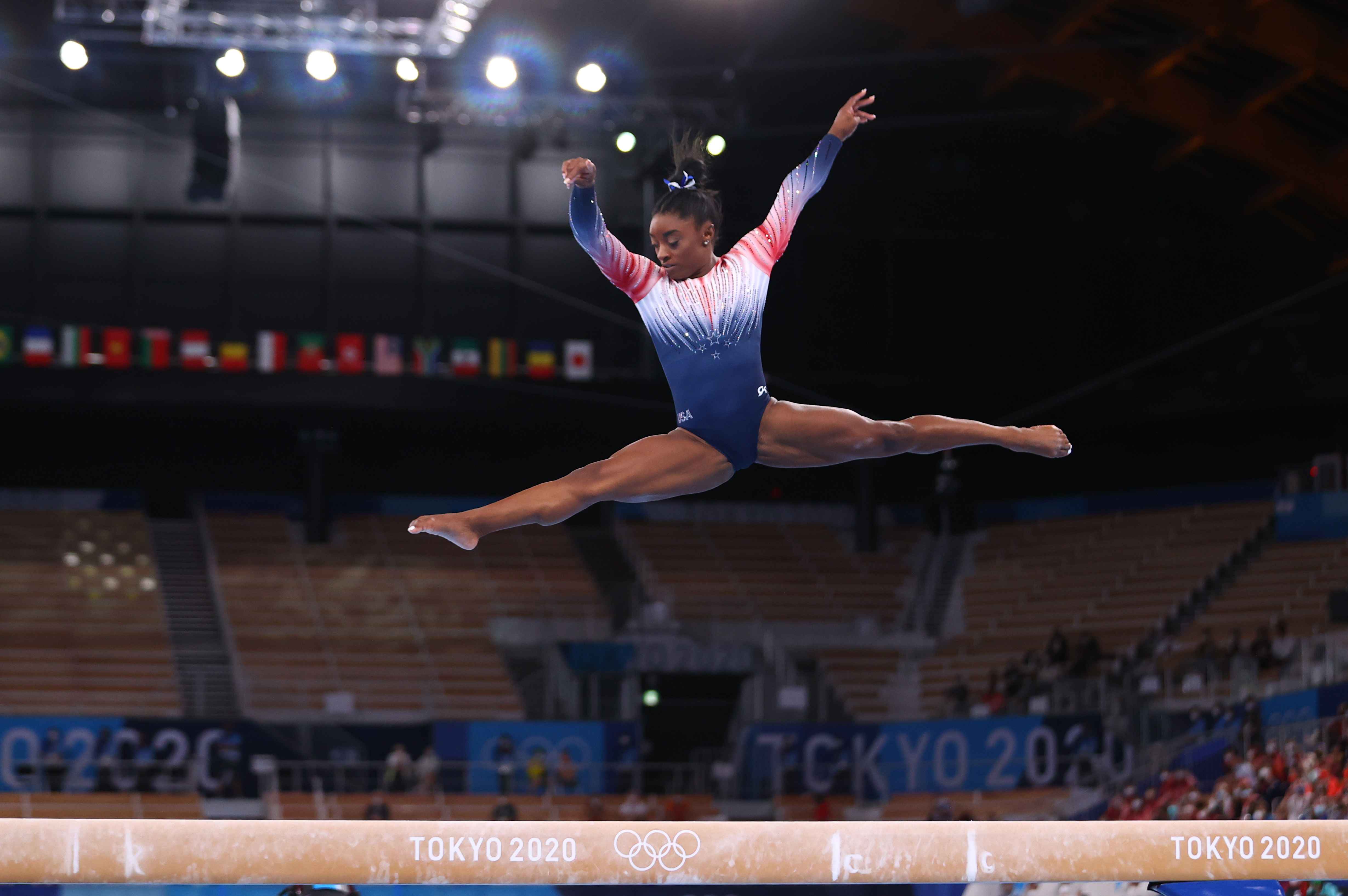 Олимпийские игры в париже 2024 гимнастика спортивная. Олимпийская чемпионка по спортивной гимнастике 2021.