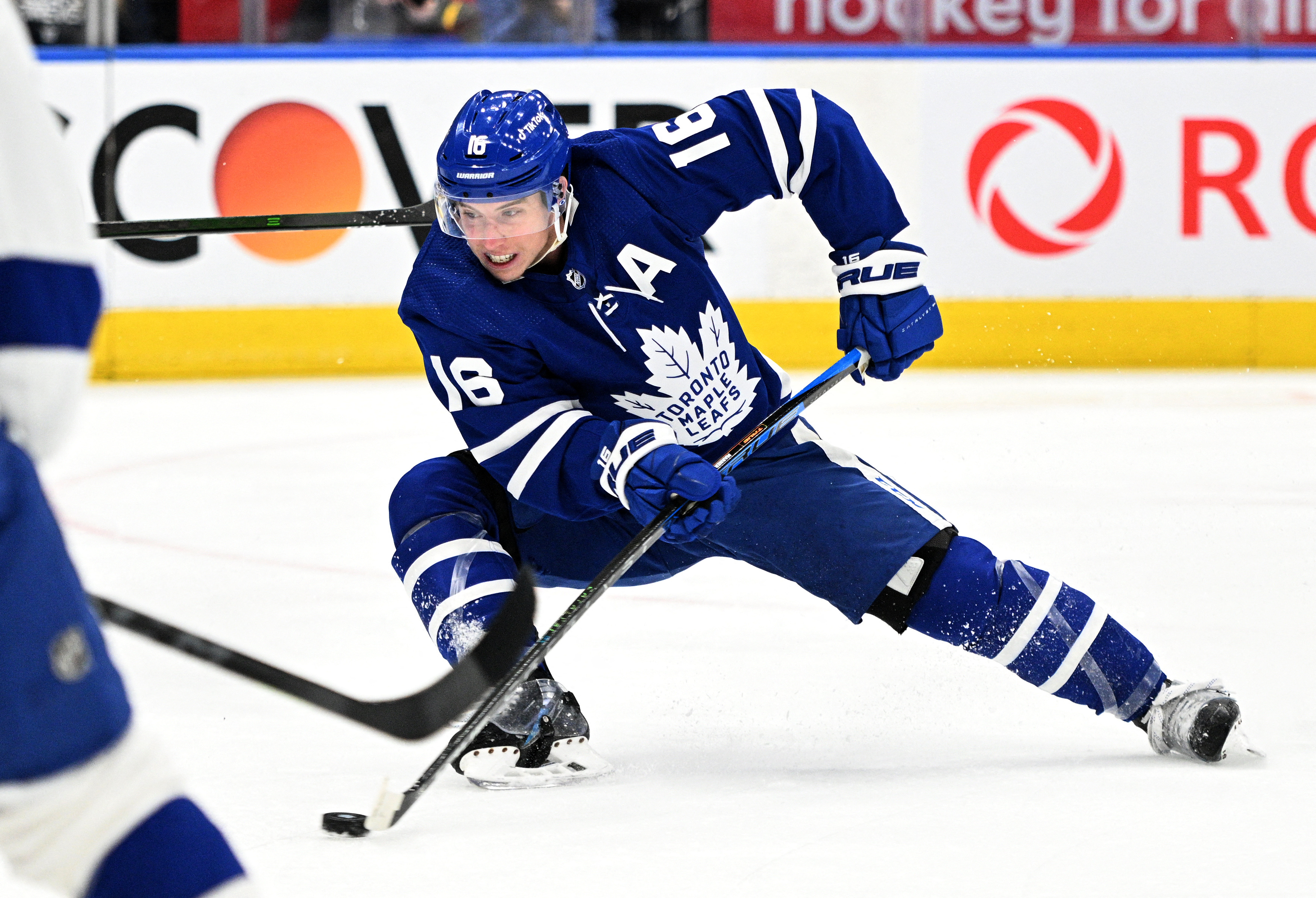 Leafs' Kyle Clifford to miss Game 2 against Lightning for boarding
