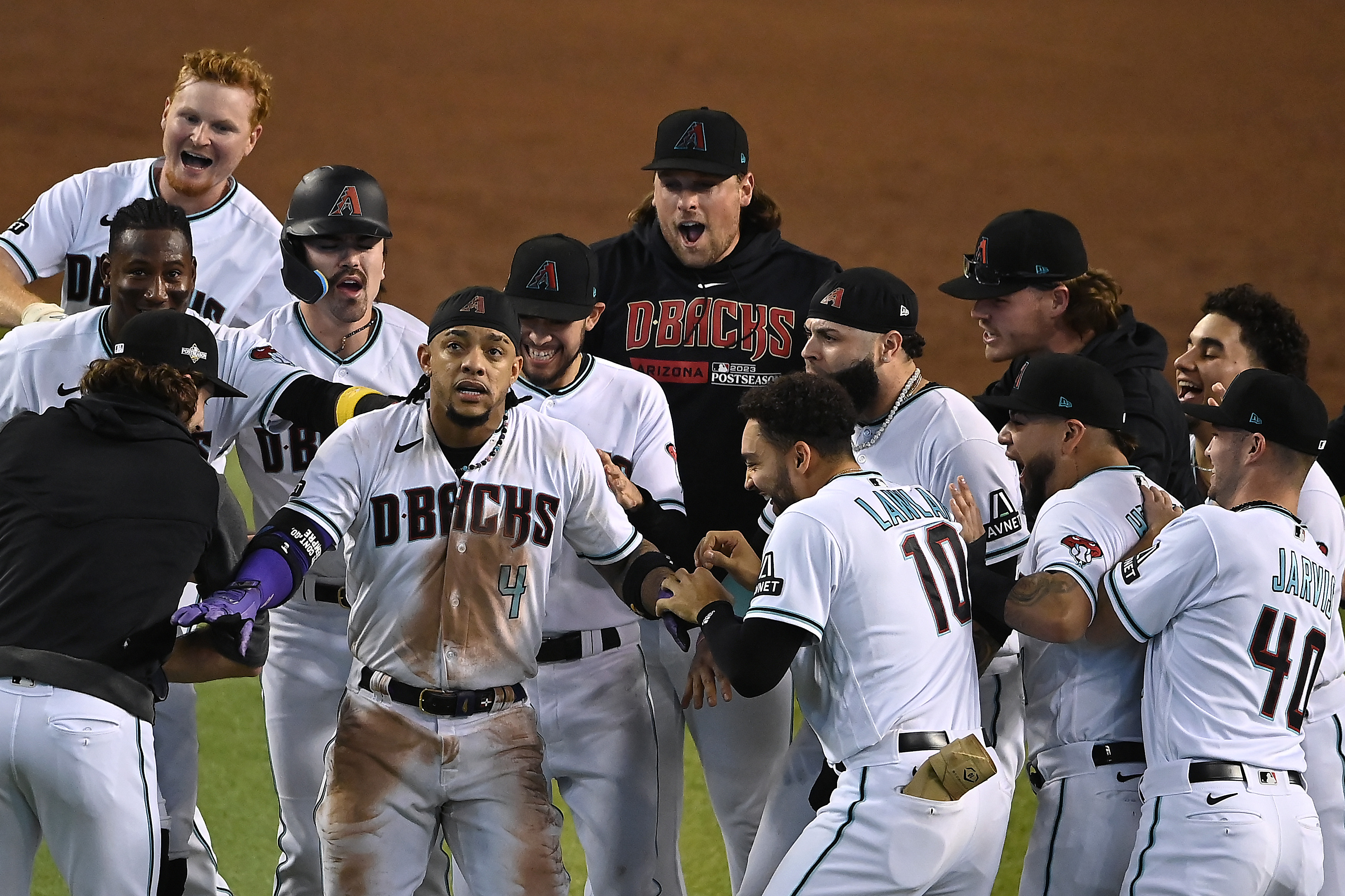 Marte hits walk-off single in ninth, D-backs beat Phillies 2-1 and close to  2-1 in NLCS – The Durango Herald