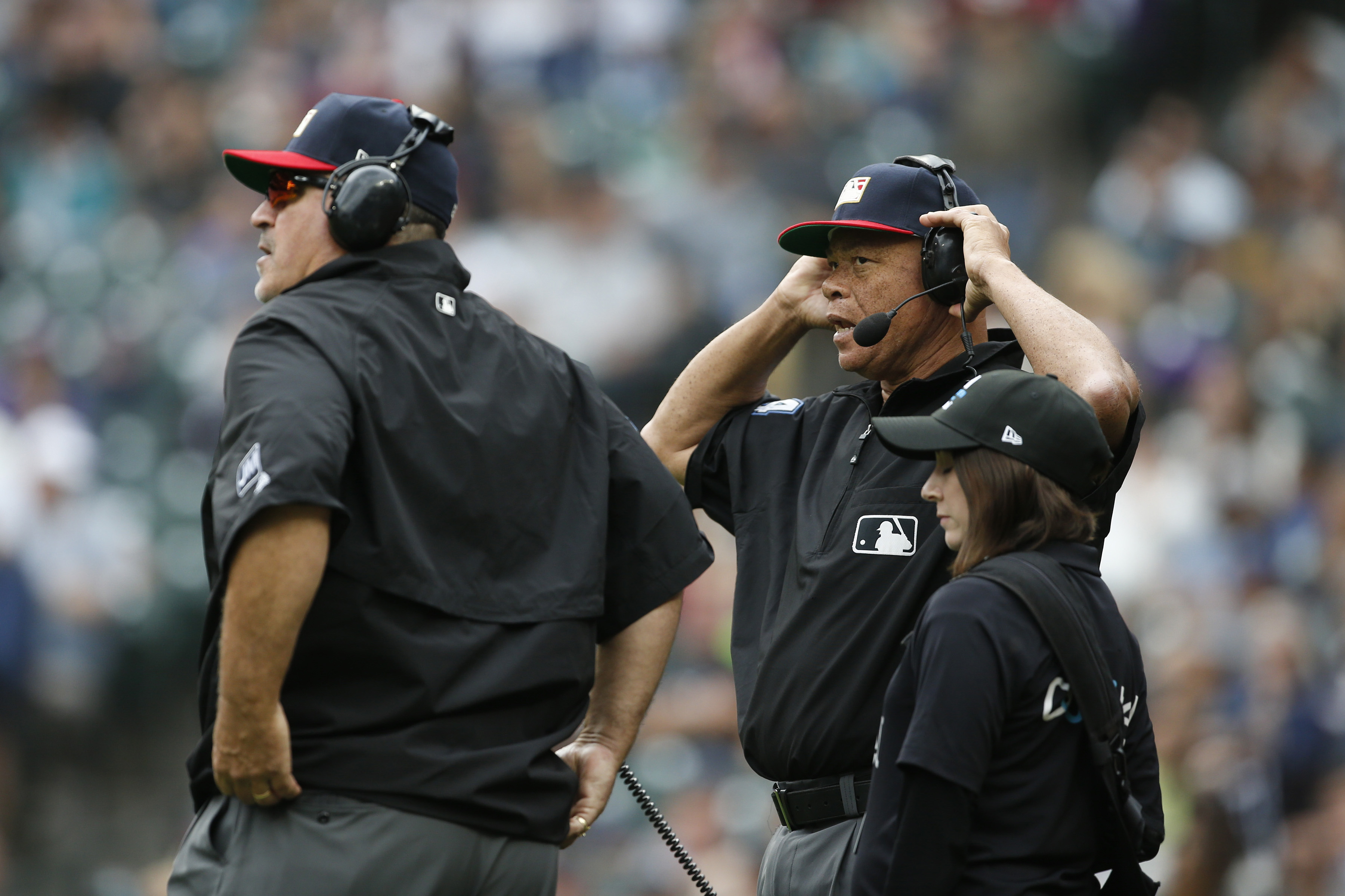 MLB umpires will make replay decision announcements - Chicago Sun