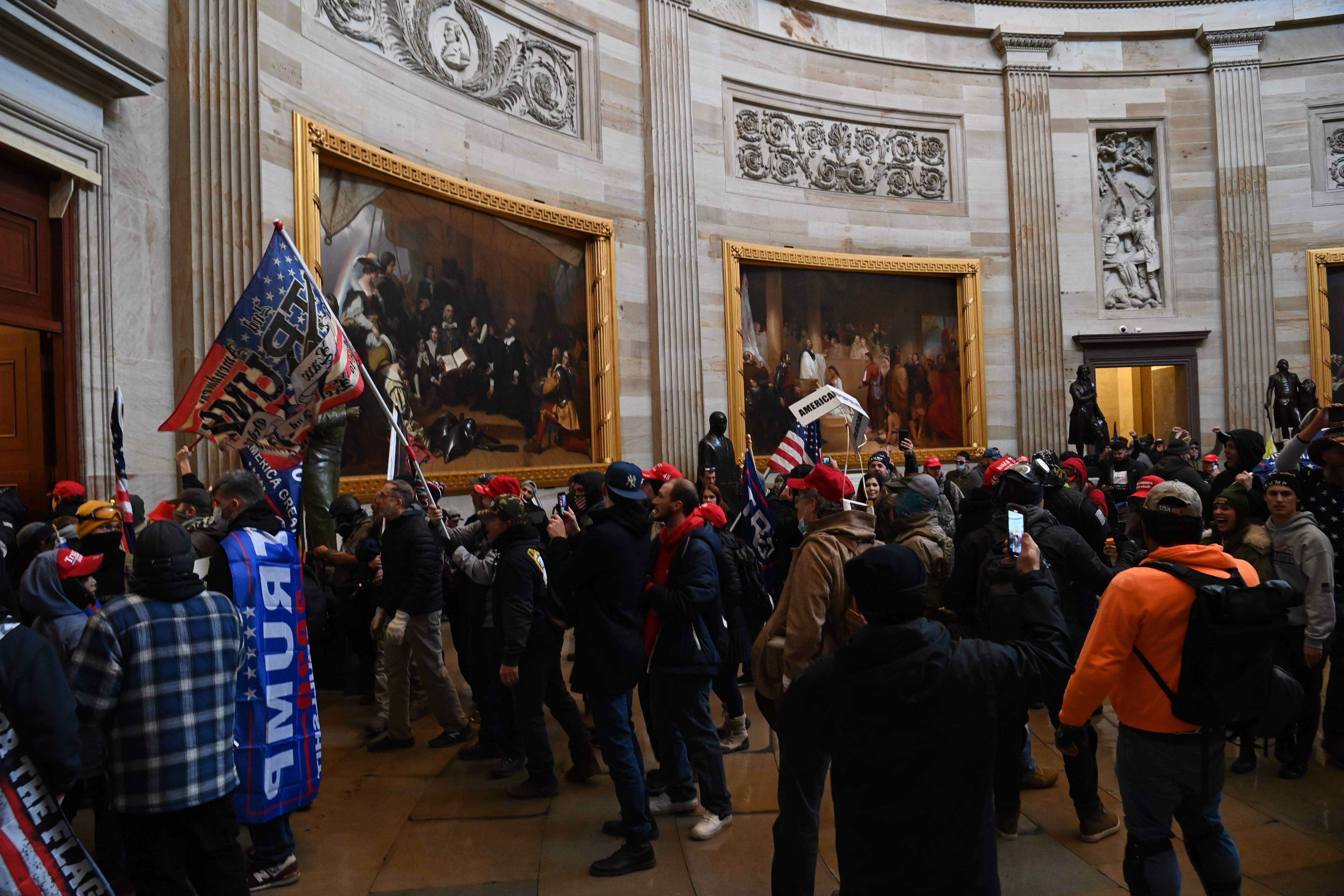 Сторонники парламента. "Us Capitol"+"proud boys". "Us Capitol"+protest. Capitol Washington DC on Fire. Us Washington Capitol in Fire.