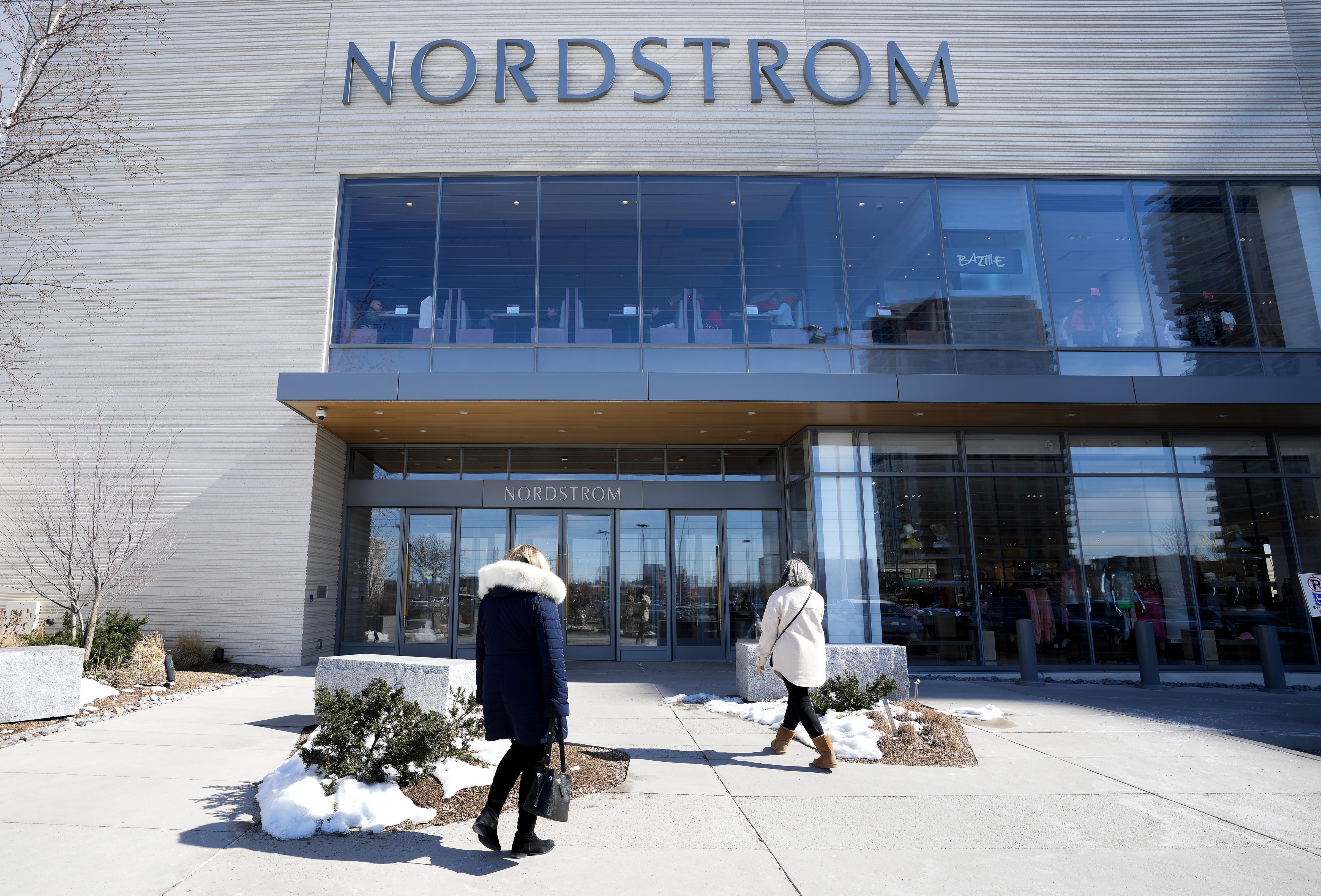 Nordstrom bets on a slow, cautious entry into Canada - The Globe and Mail