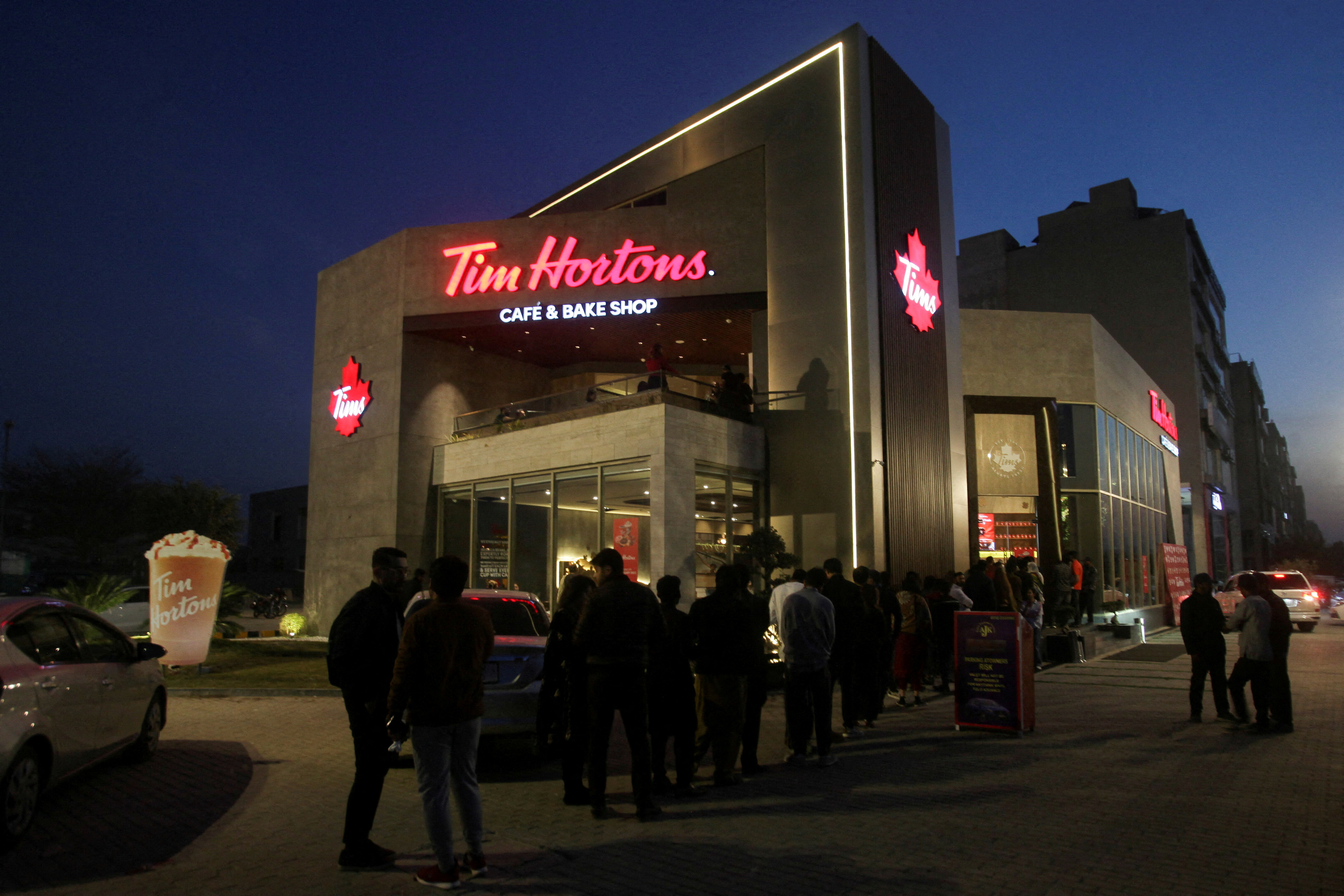 Board of Tim Hortons franchisee group resigns - The Globe and Mail