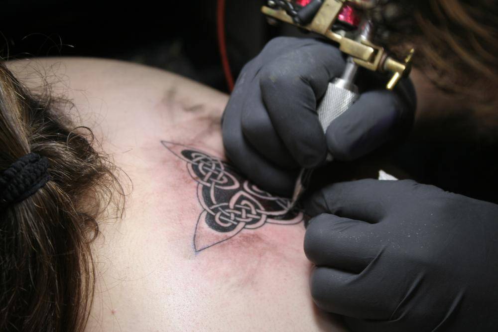 I want to be a tattoo artist. What will my salary be? - The Globe and Mail