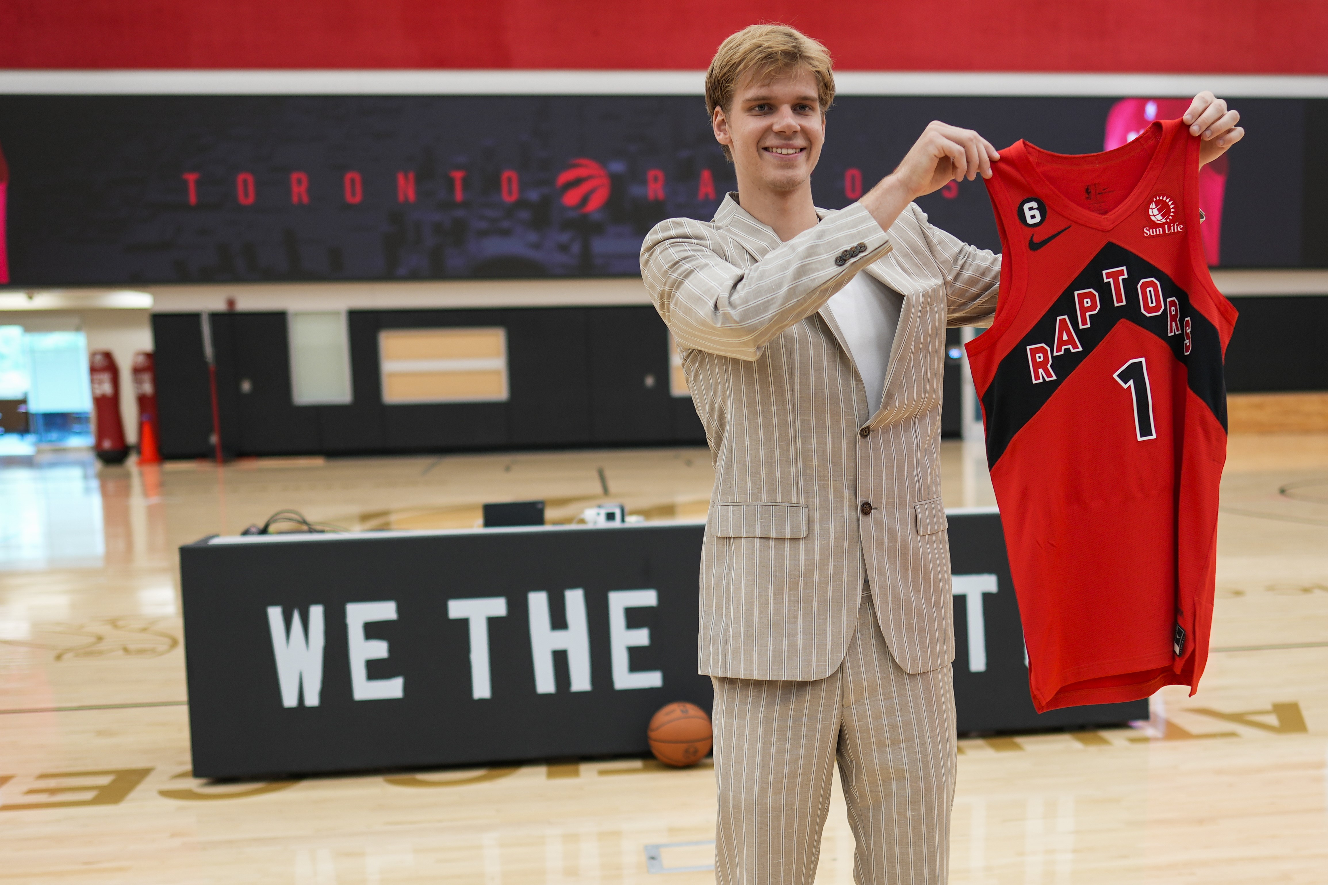 Toronto Raptors officially sign first-round draft pick Gradey Dick - The  Globe and Mail