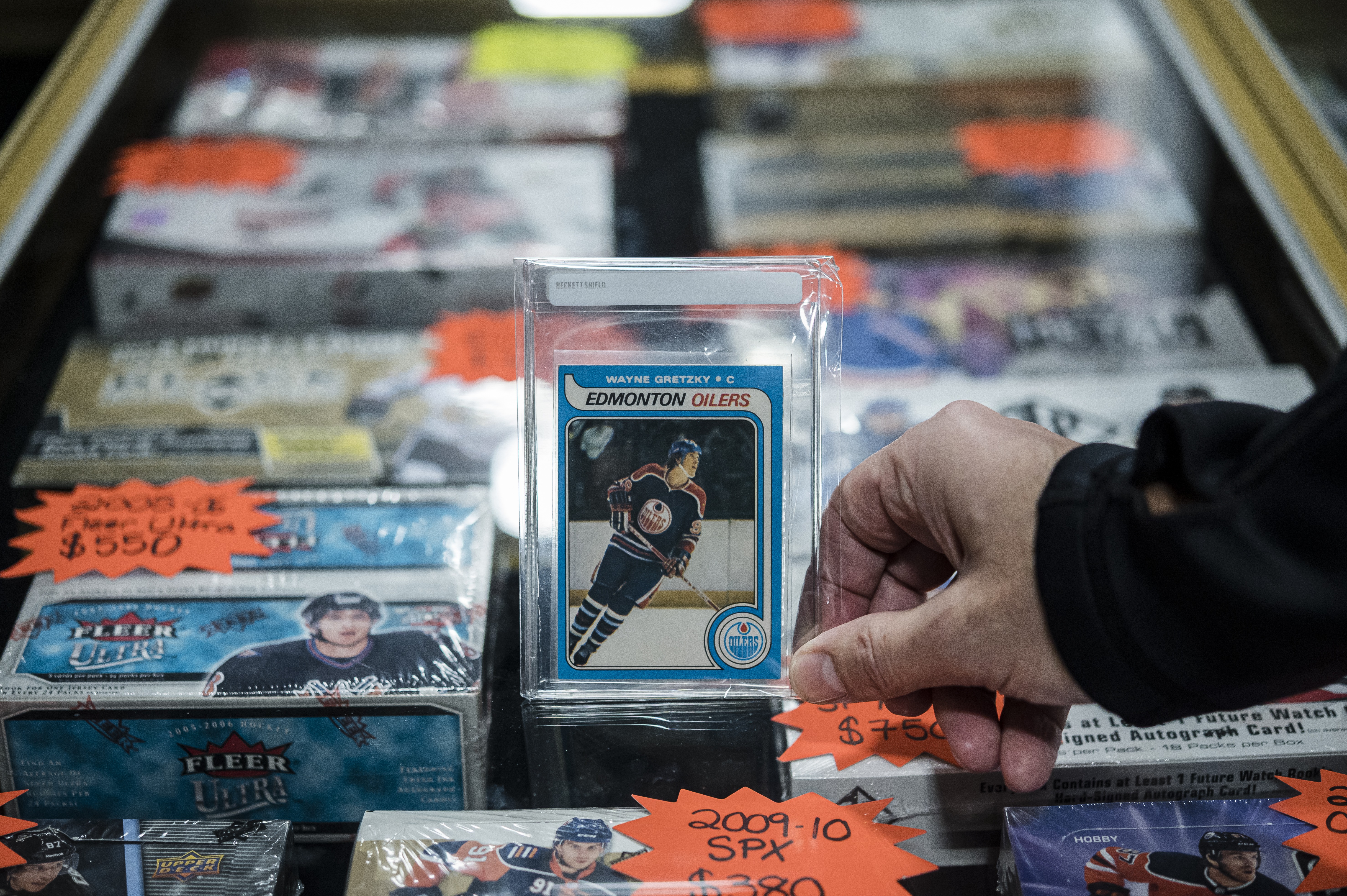 Wayne Gretzky's rookie card is the Holy Grail of Canadian sports  collectibles – and I own one - The Globe and Mail