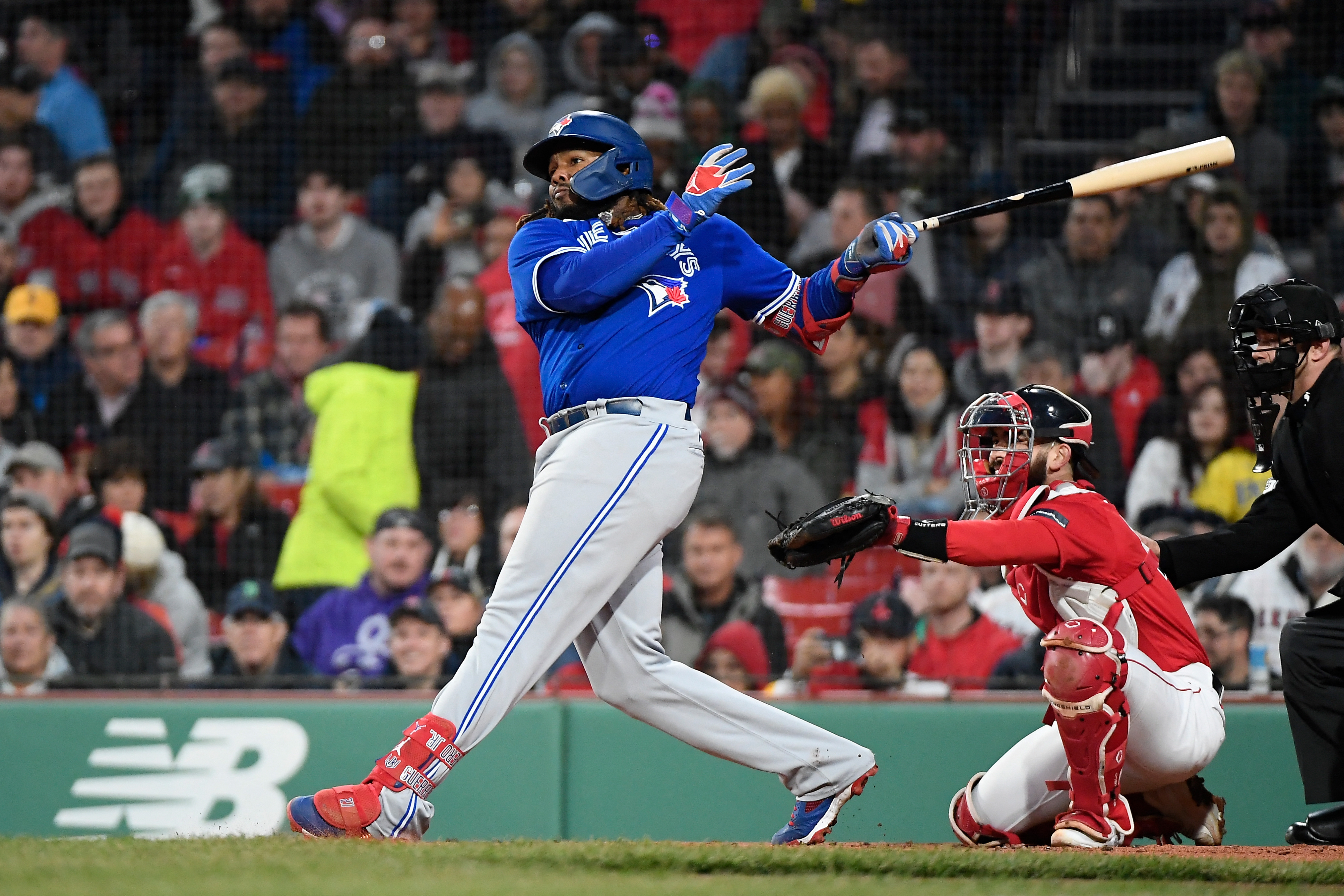 Red Sox extend winning streak to 5 with 8-3 win over Jays