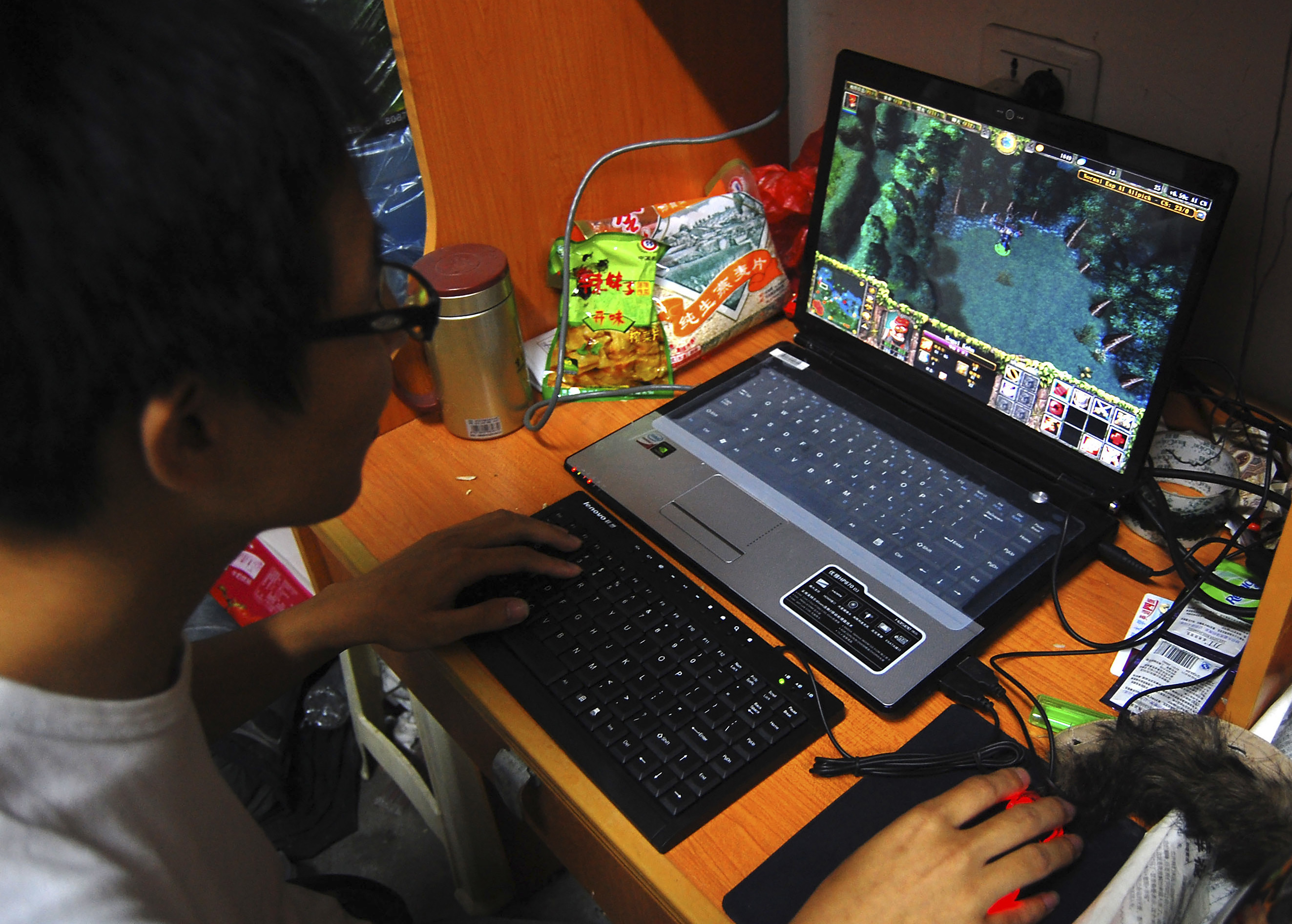 China keeping 1 hour daily limit on kids' online games - The San Diego  Union-Tribune