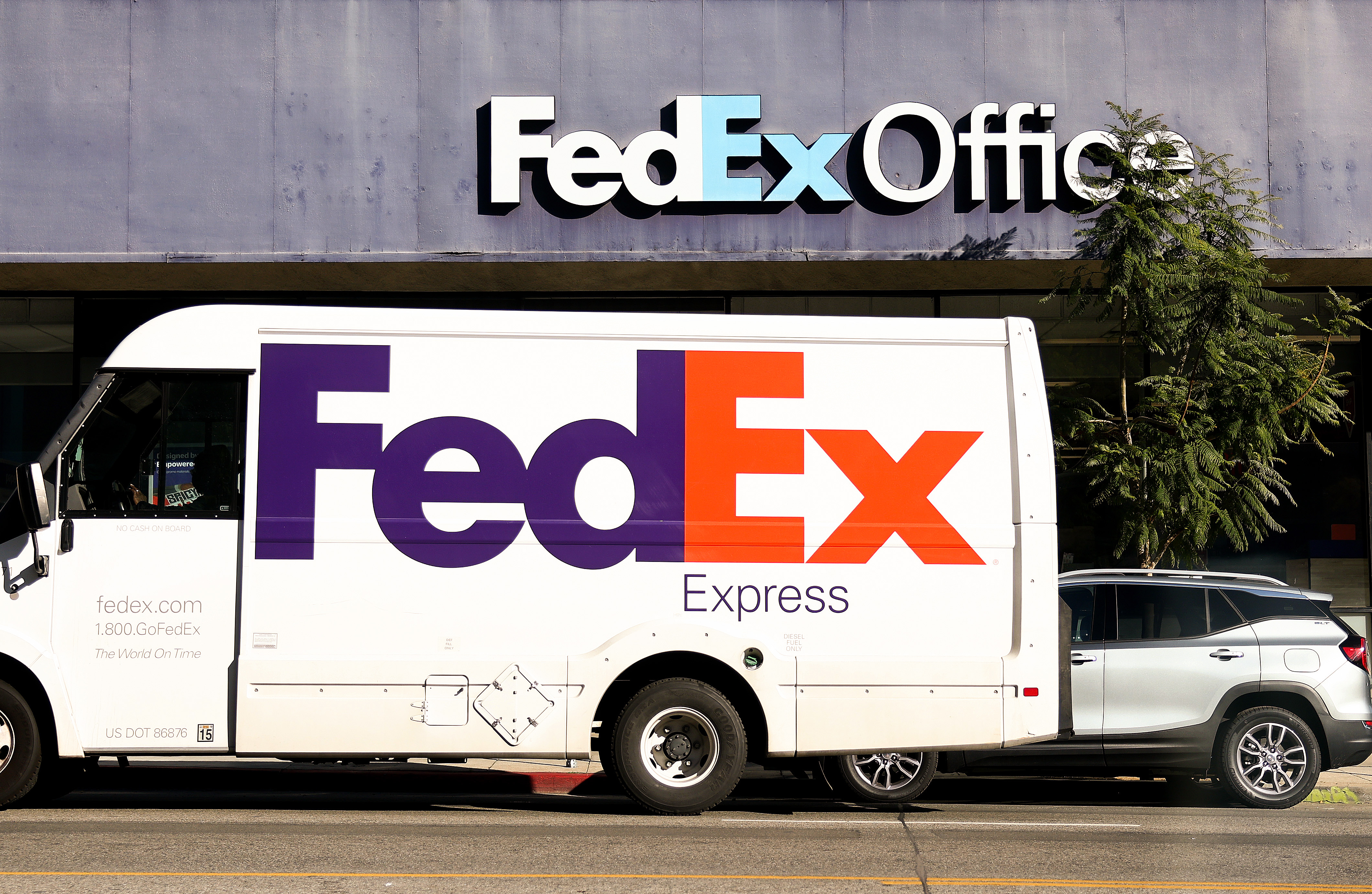 FedEx to combine its delivery units as part of US 4 billion cost