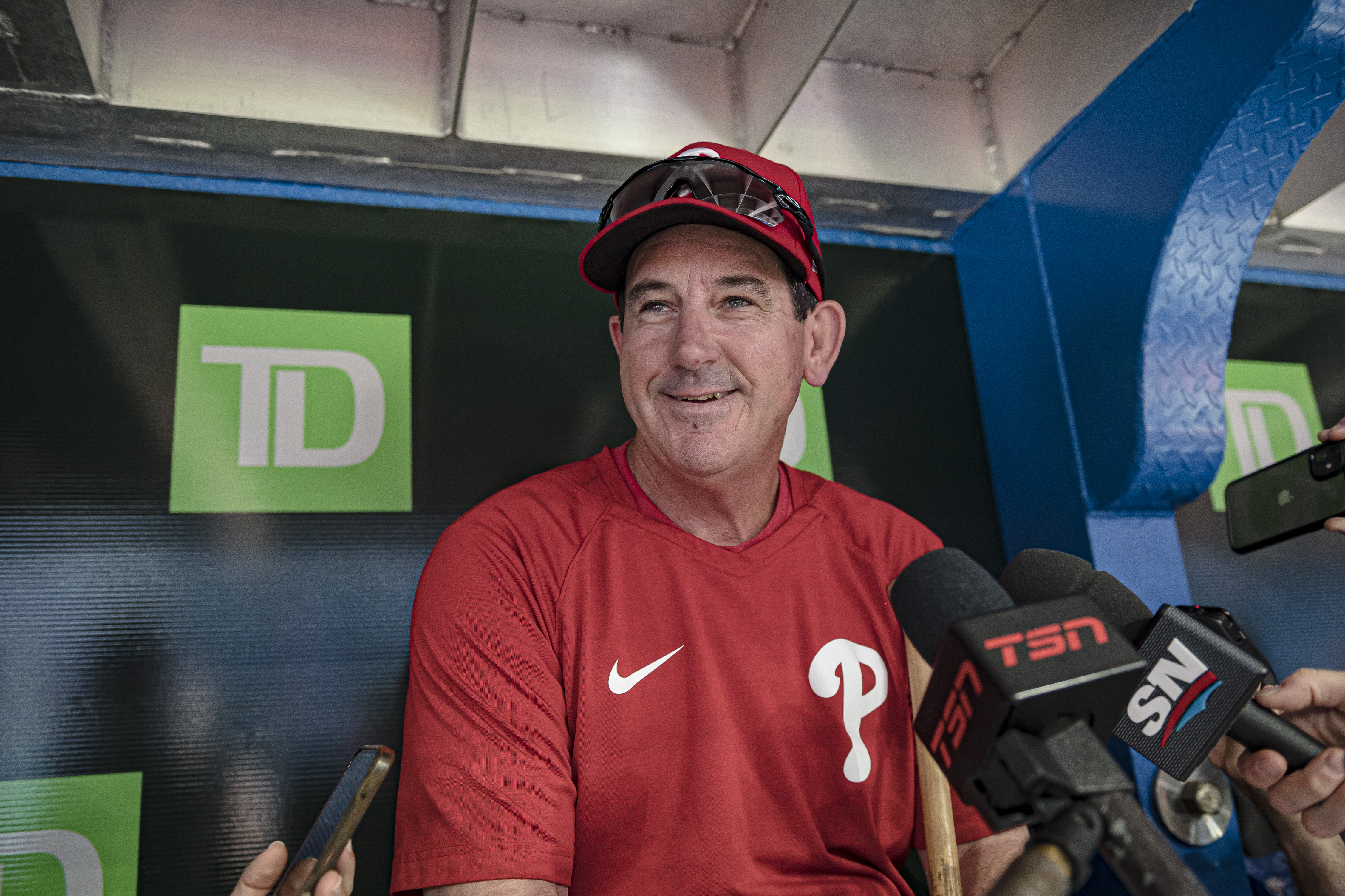 Phillies' Thomson first Canadian to manage in home country