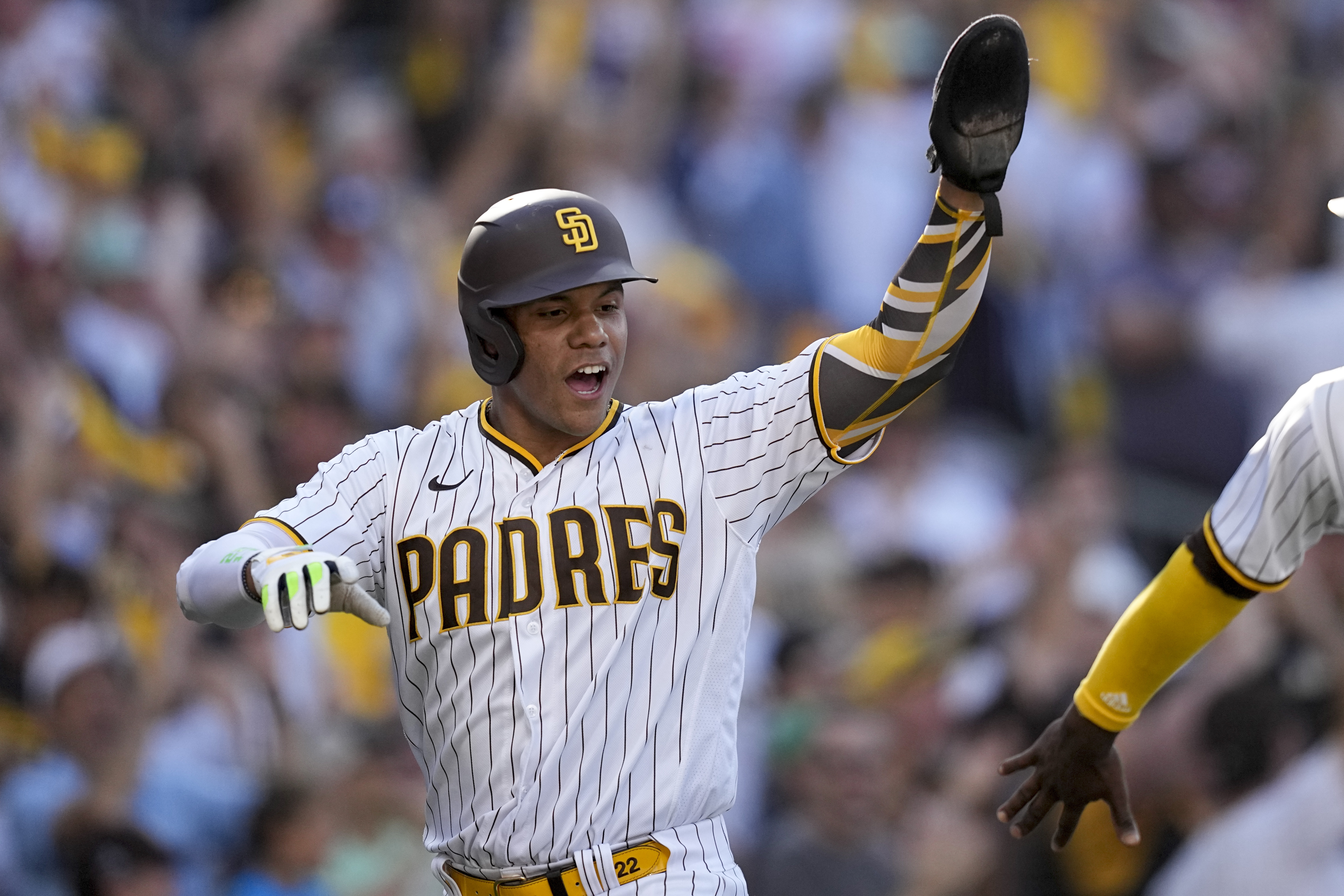 Cronenworth, Padres Rally to Stun Dodgers 5-3 to Reach NLCS
