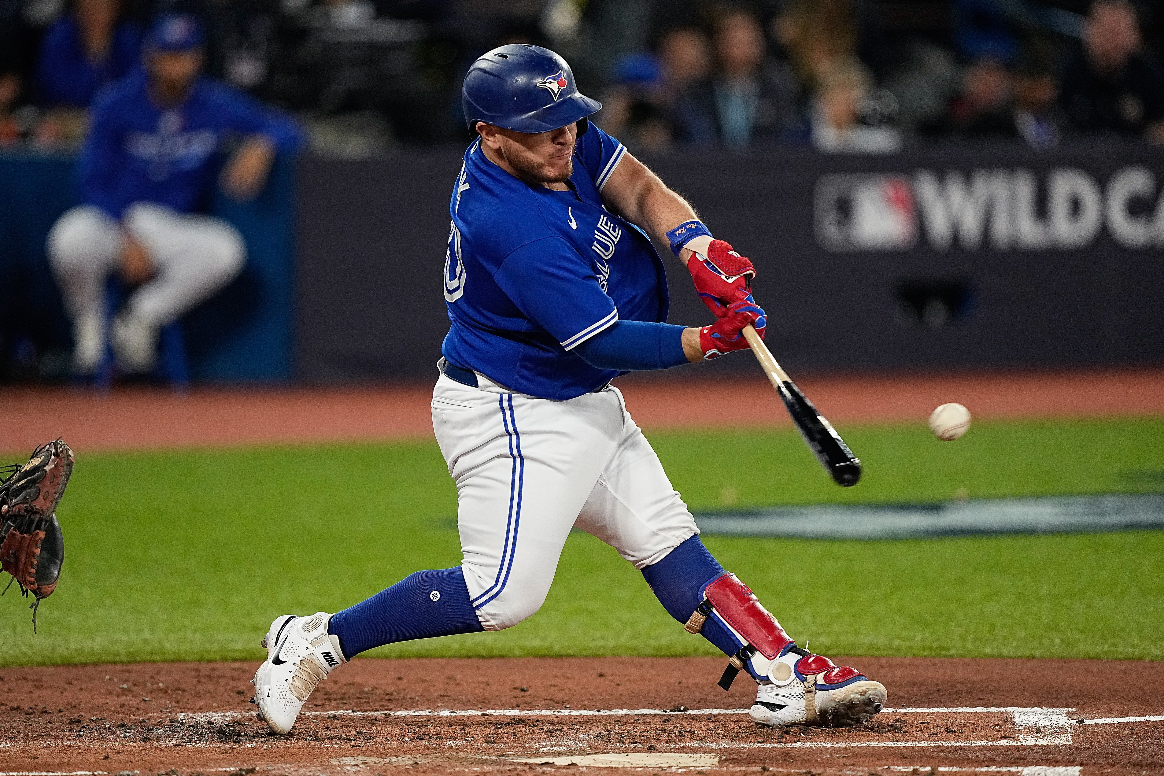 Blue Jays catcher Kirk wins Silver Slugger for first time - The