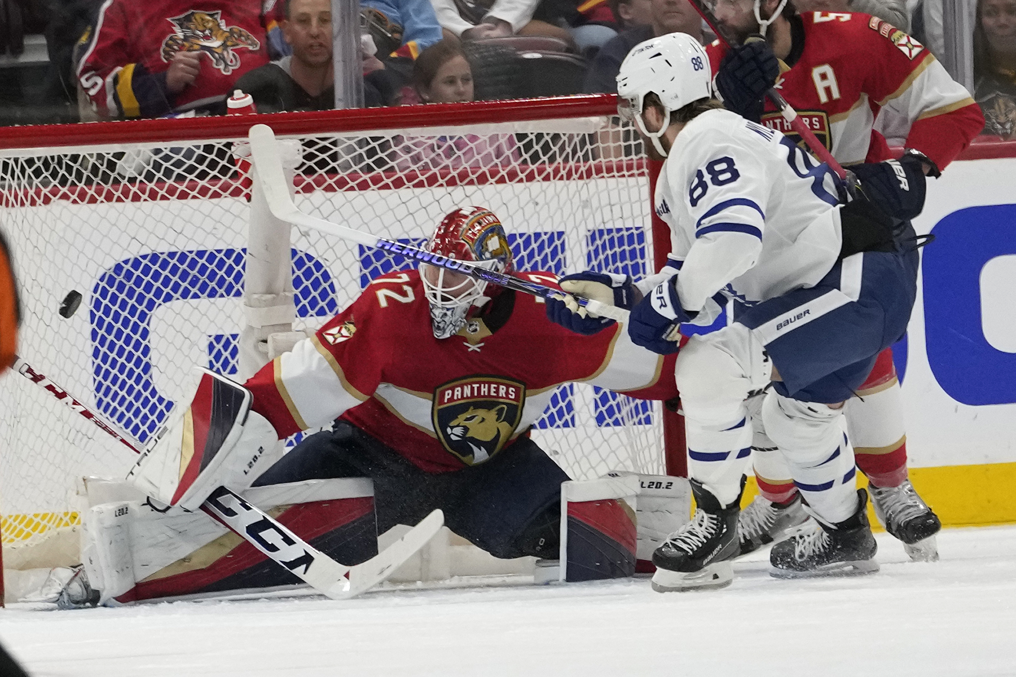 Toronto Maple Leafs avoid embarrassing sweep with 2-1 win over Florida Panthers