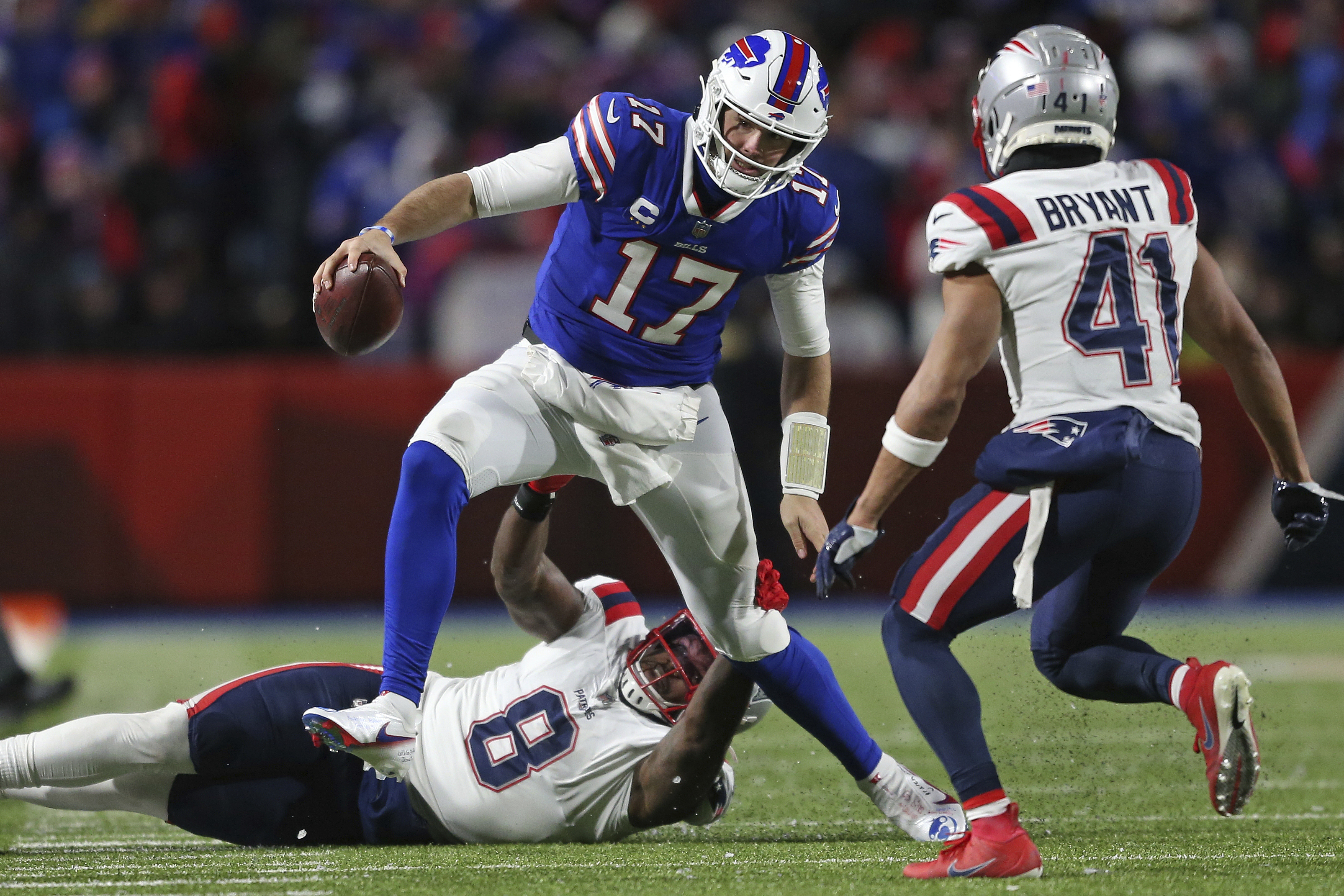 Patriots out-run Bills in 14-10 win in blustery conditions