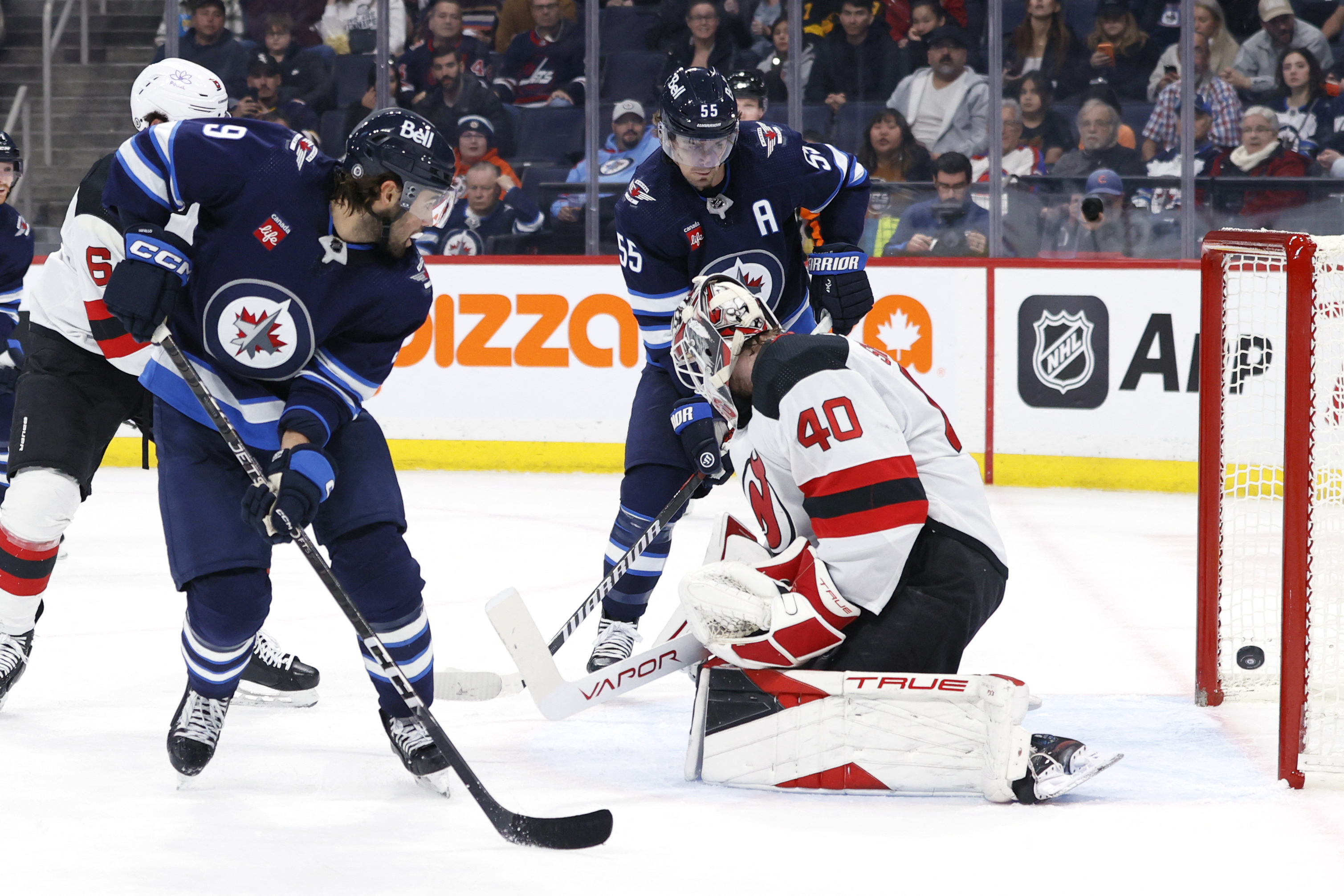 Perfetti scores in 5th straight game, Jets top Sabres