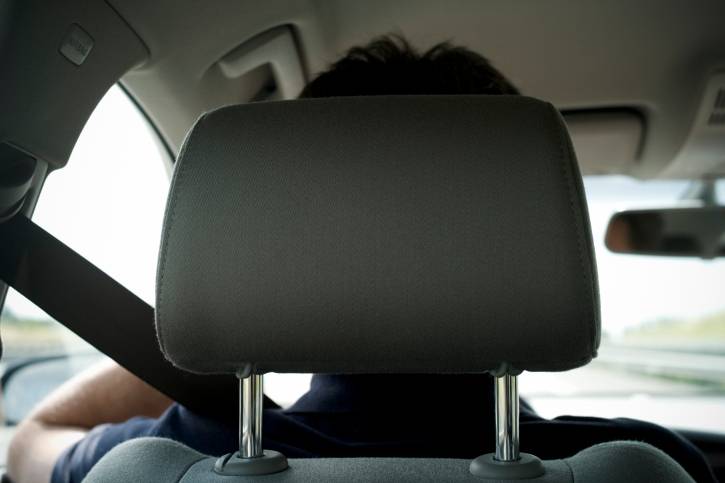 How should my car head rest be positioned? - The Globe and Mail