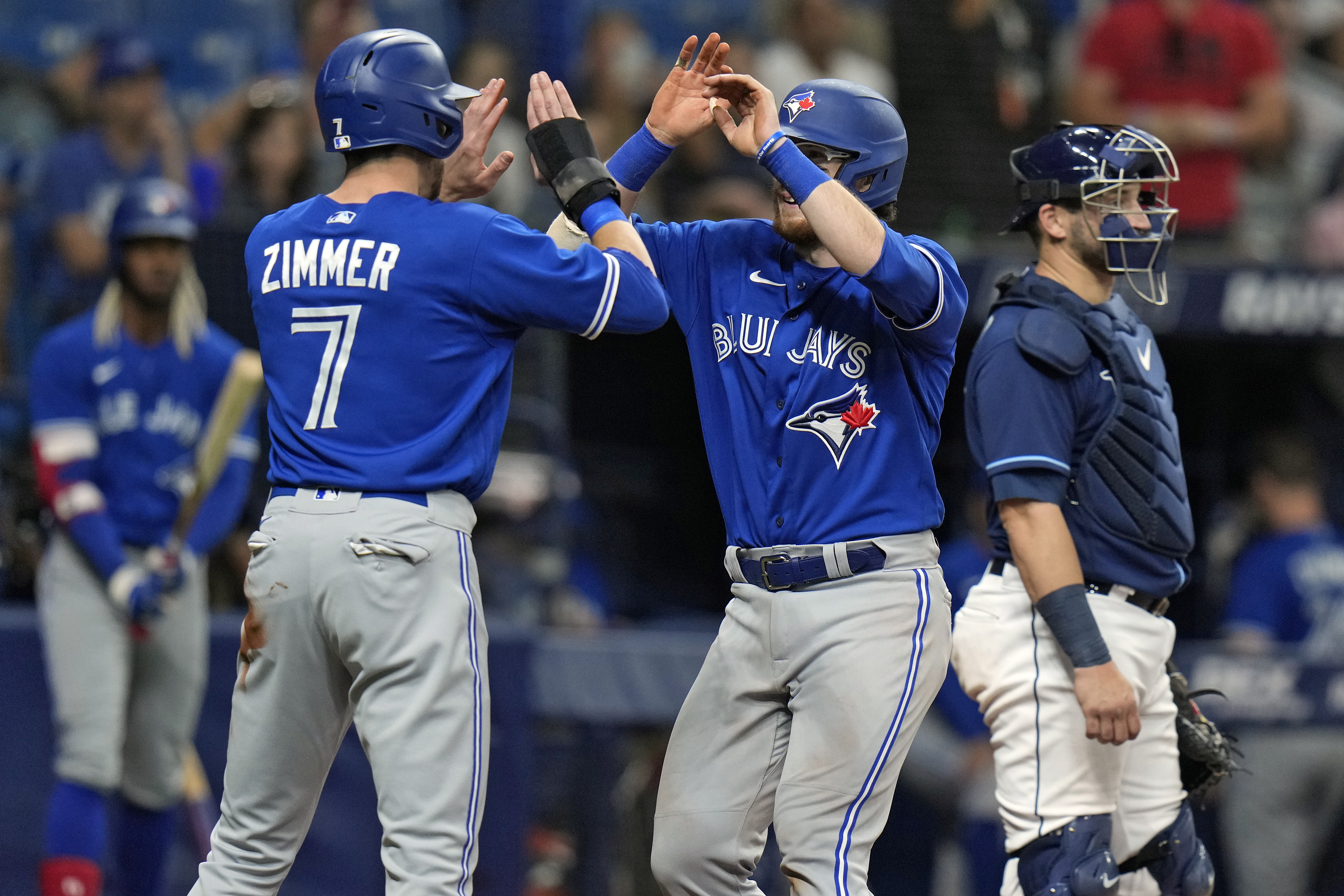 Blue Jays dominate with 11-4 win over Tampa Bay in giant step