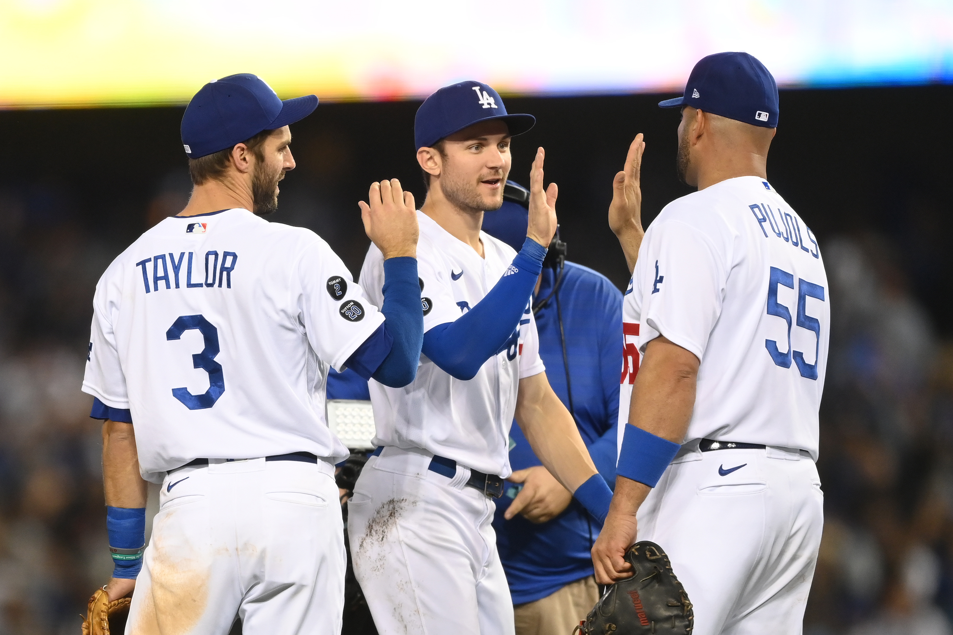 Dodgers' Scherzer scratched from Game 6 start vs Braves