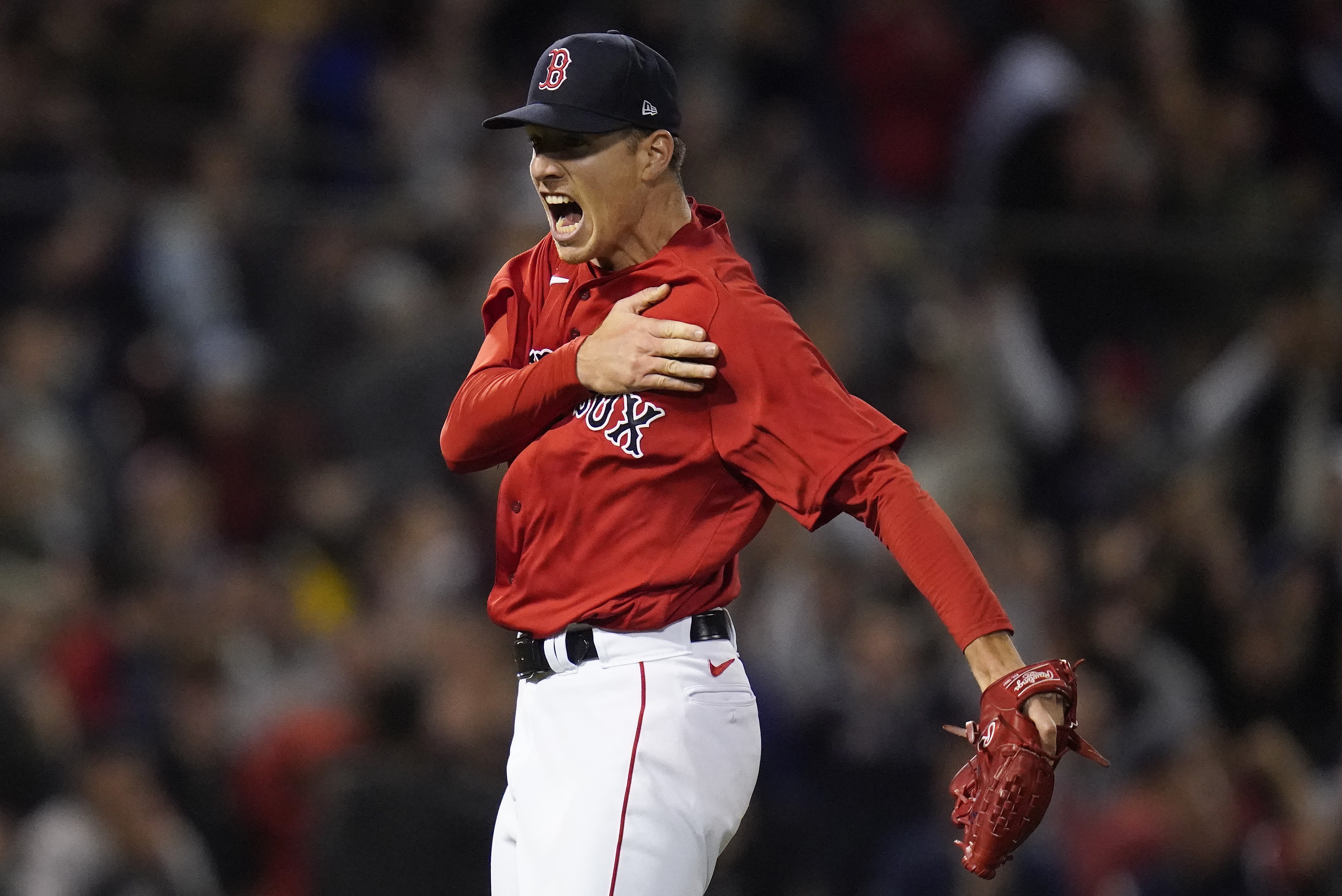 Boston Red Sox beat Yankees, 5-3, in front of sellout Fenway Park crowd; Hunter  Renfroe has 2 RBIs, throws out potential tying run 