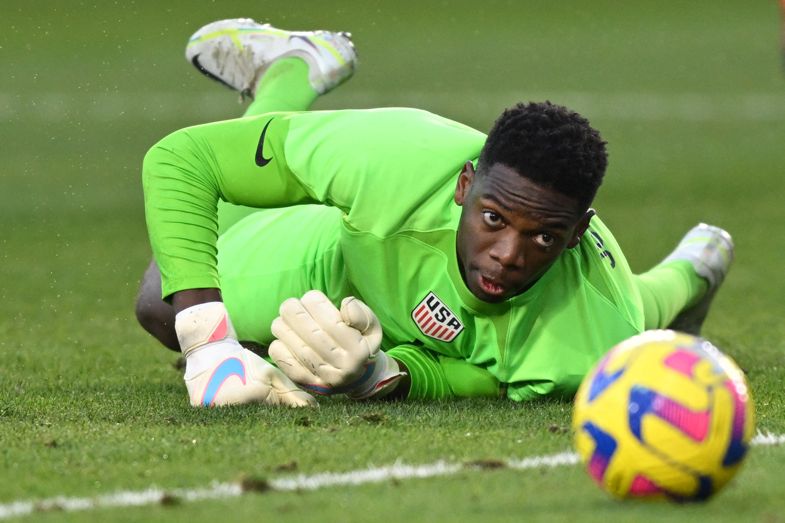 Toronto FC sign U.S. international goalkeeper Sean Johnson